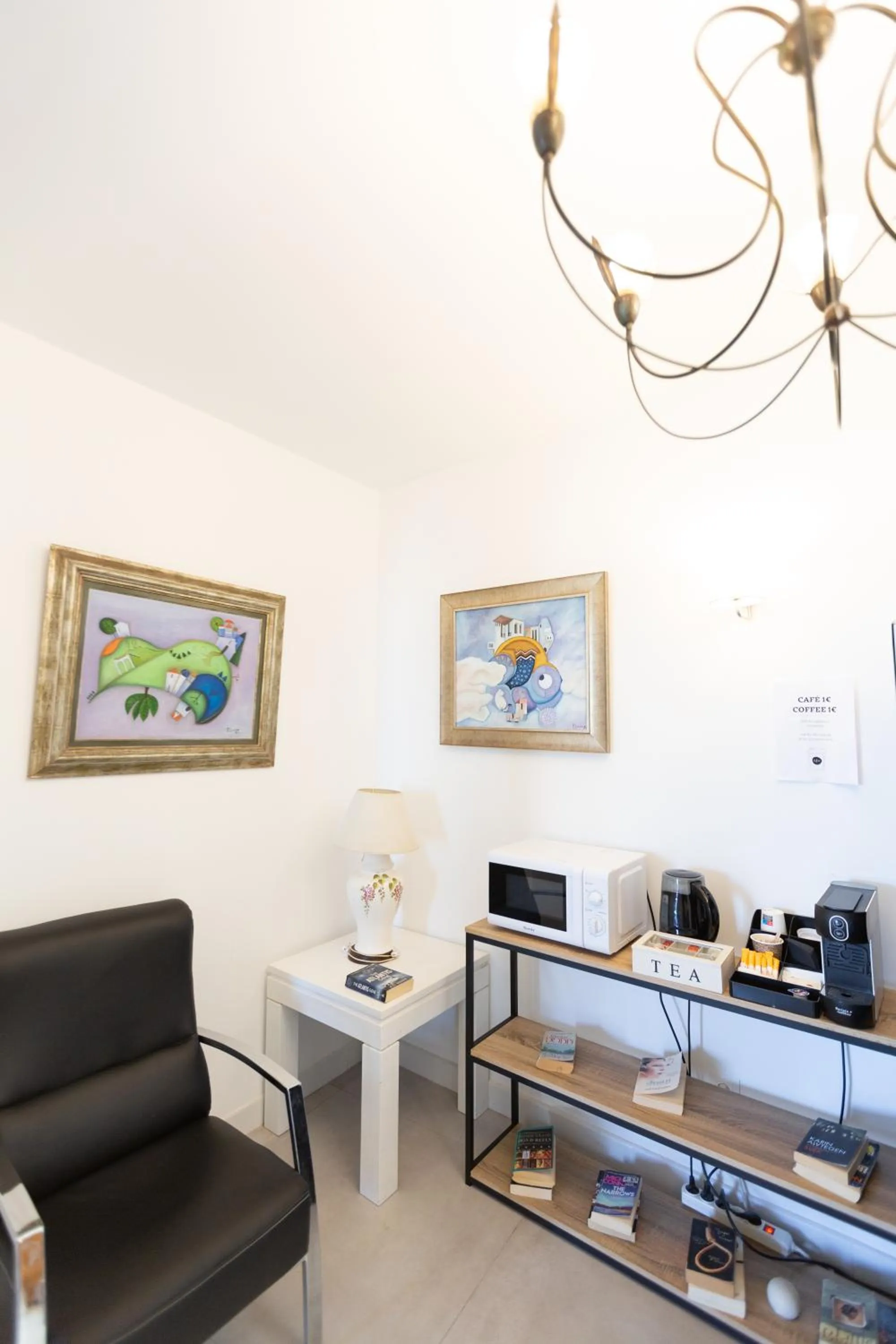 Coffee/tea facilities in Hotel Mediterráneo by Croma