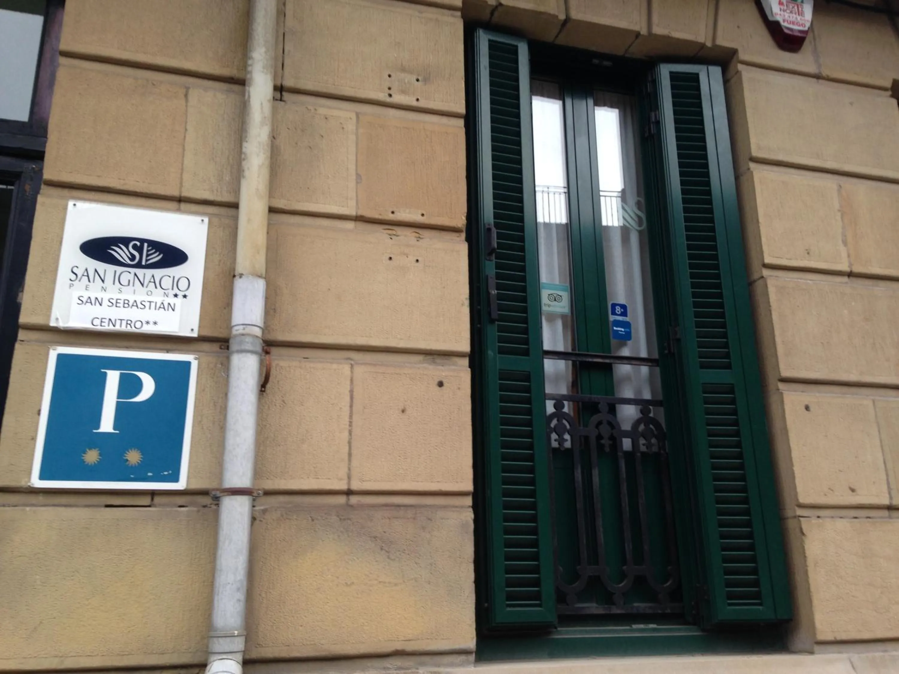 Facade/entrance in Hostal San Sebastian Centro