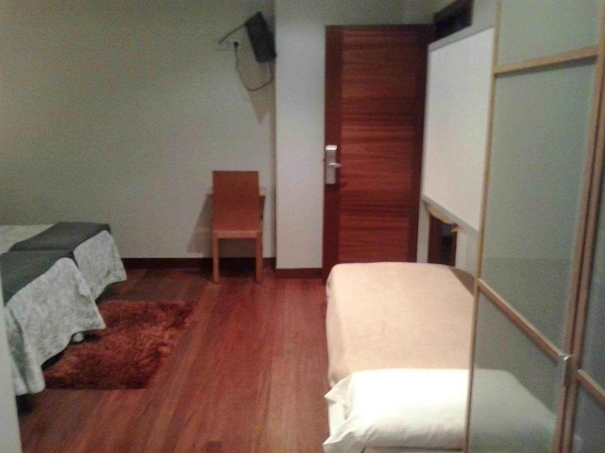 Shower, Bed in Hostal San Sebastian Centro