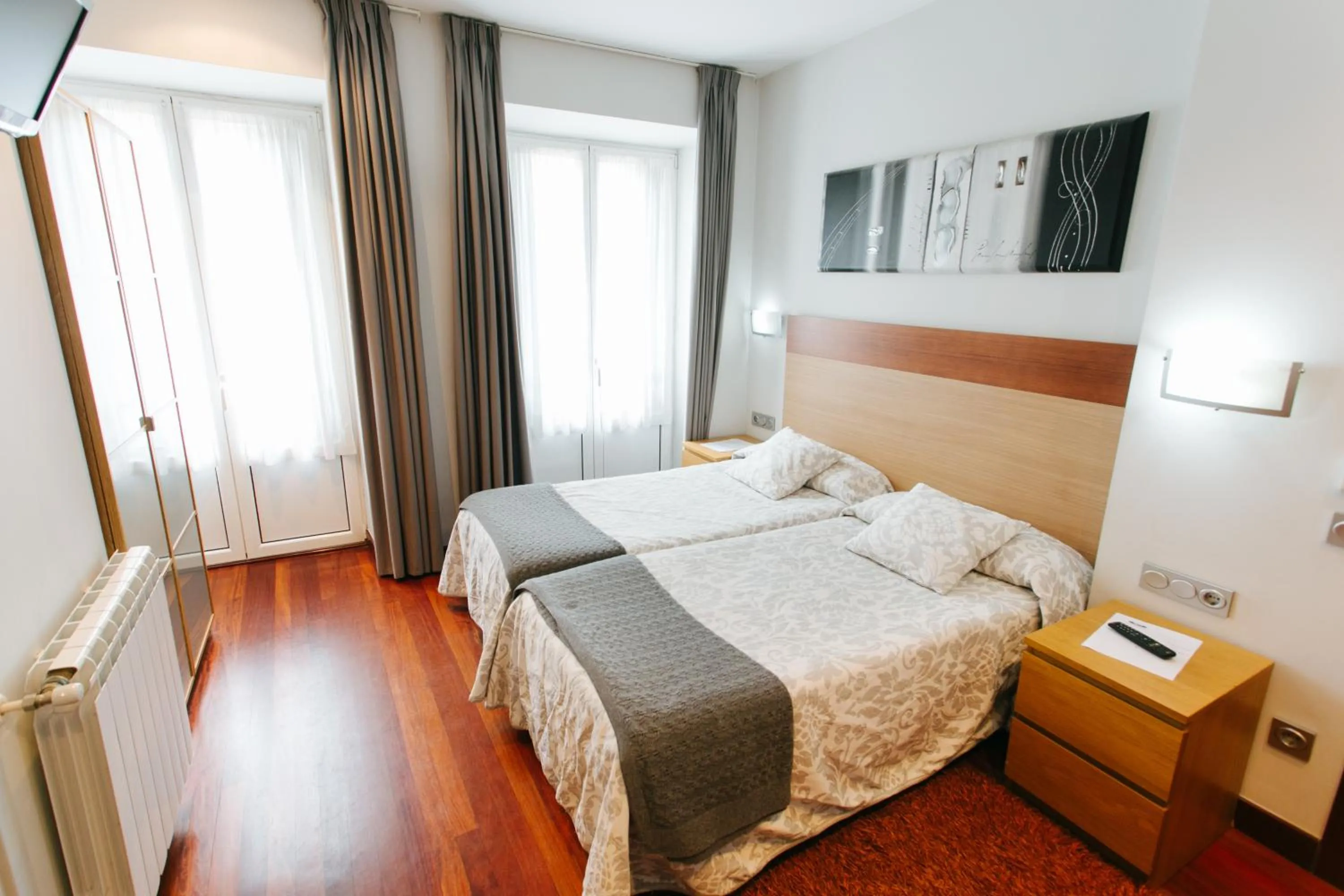 Photo of the whole room, Bed in Hostal San Sebastian Centro