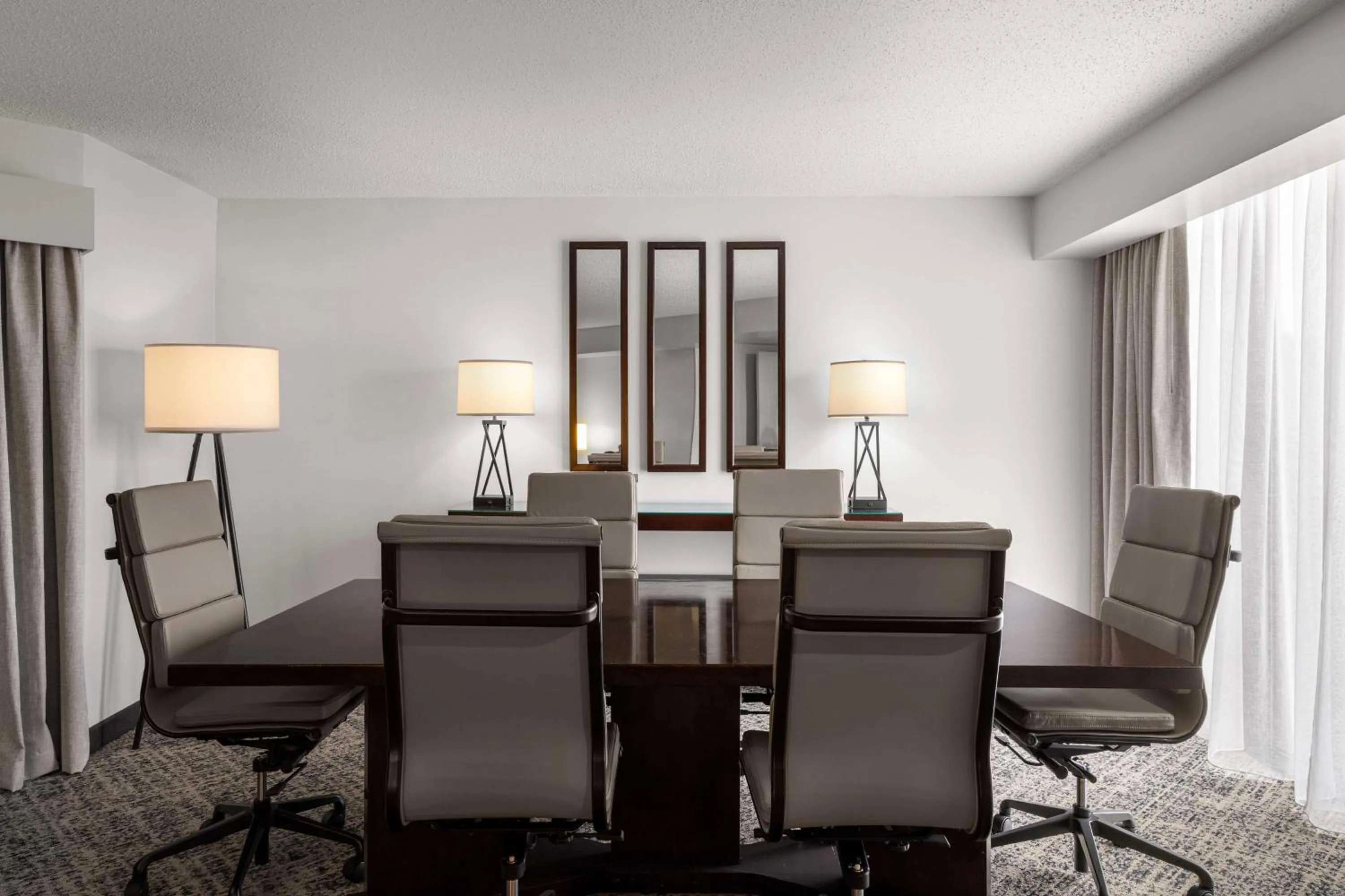 Photo of the whole room in Embassy Suites Birmingham