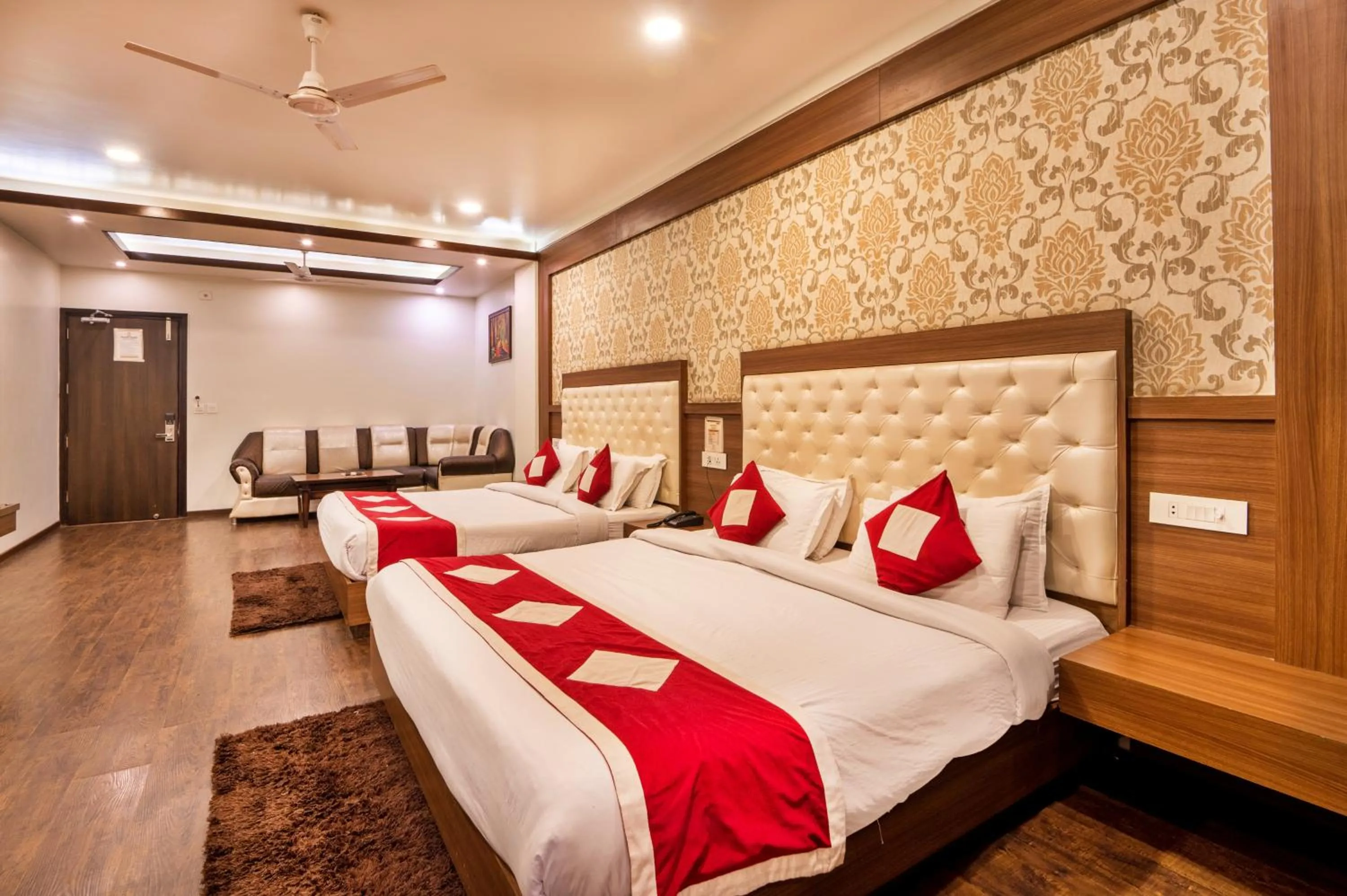 Bedroom, Bed in Hotel The Royal Krishna