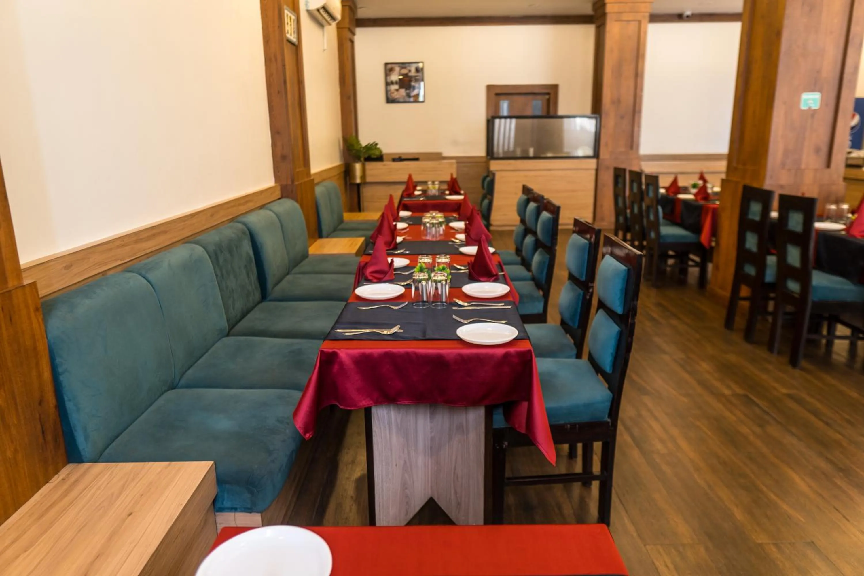 Restaurant/places to eat in Hotel The Royal Krishna