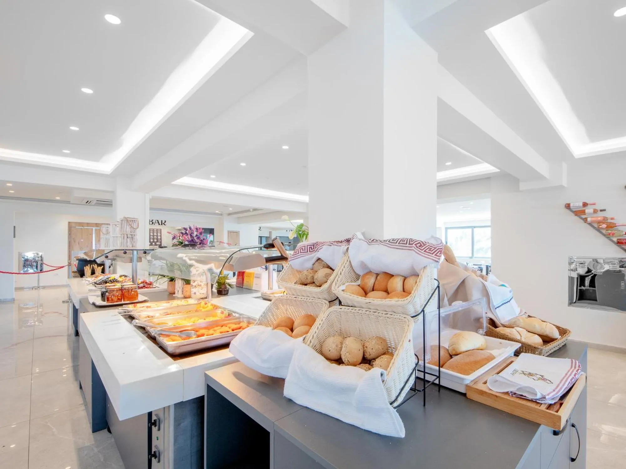 Restaurant/places to eat in Lardos Bay Hotel