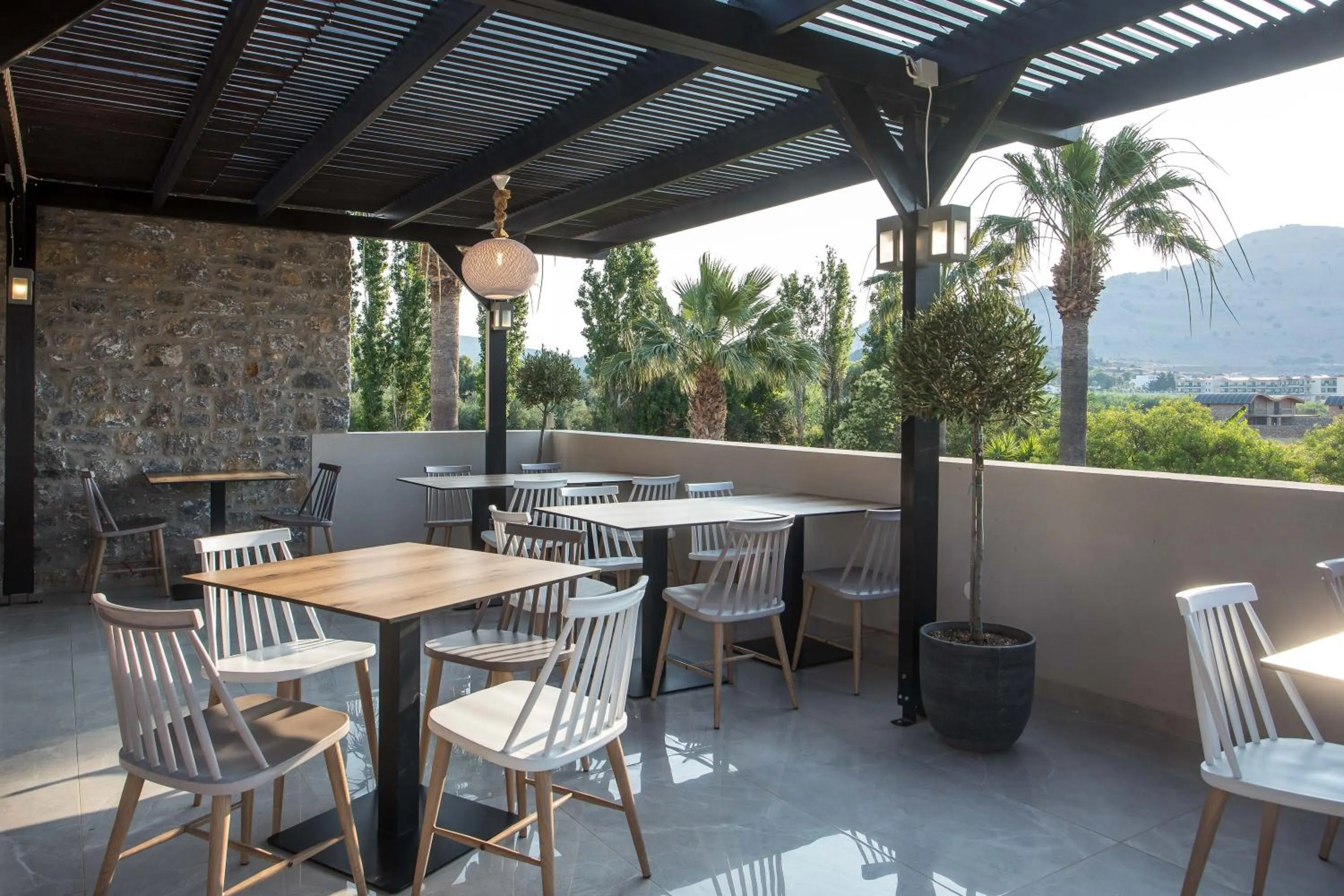 Restaurant/places to eat in Lardos Bay Hotel