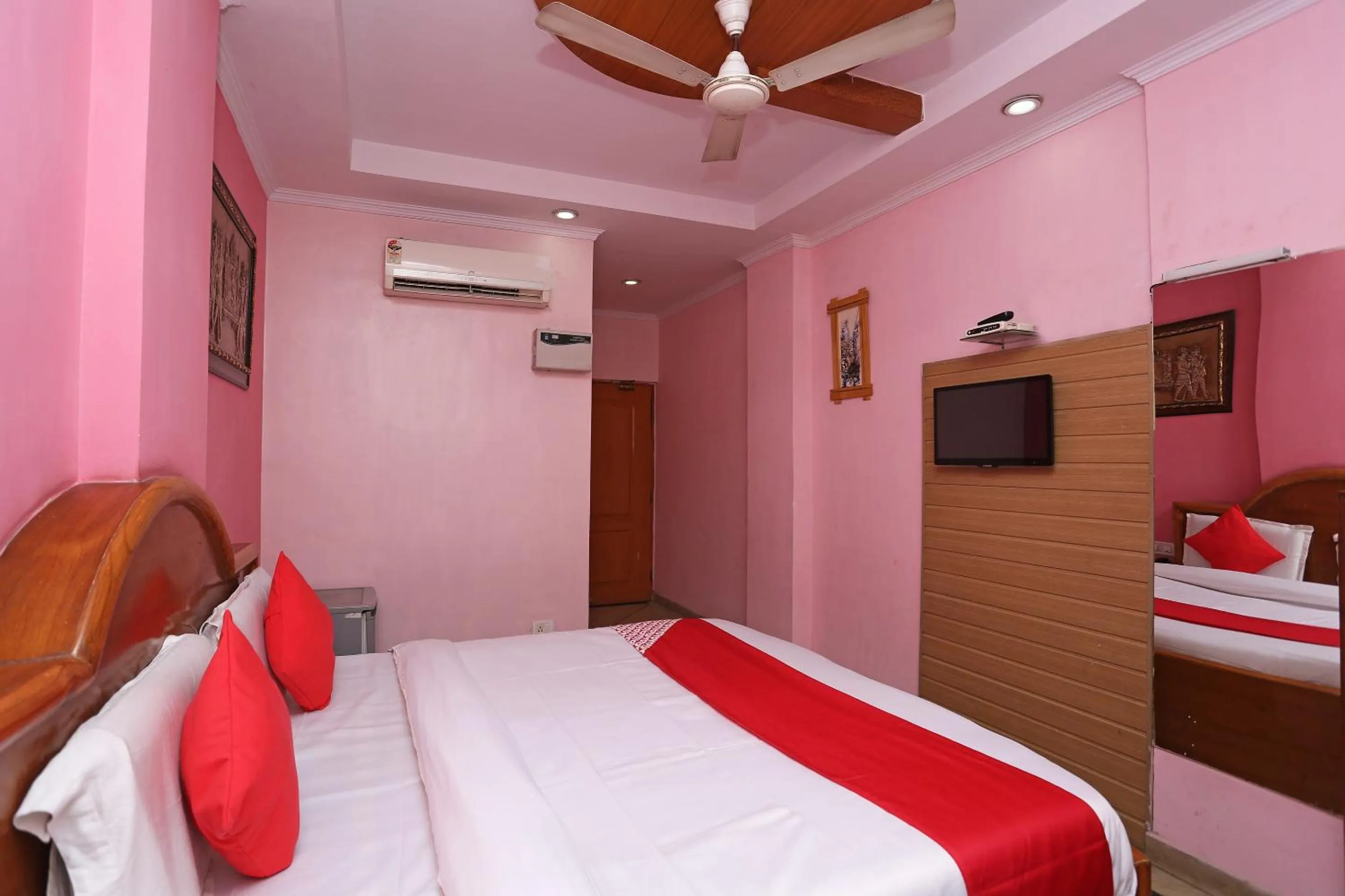 Bedroom, Bed in Hotel O Madhur Regency