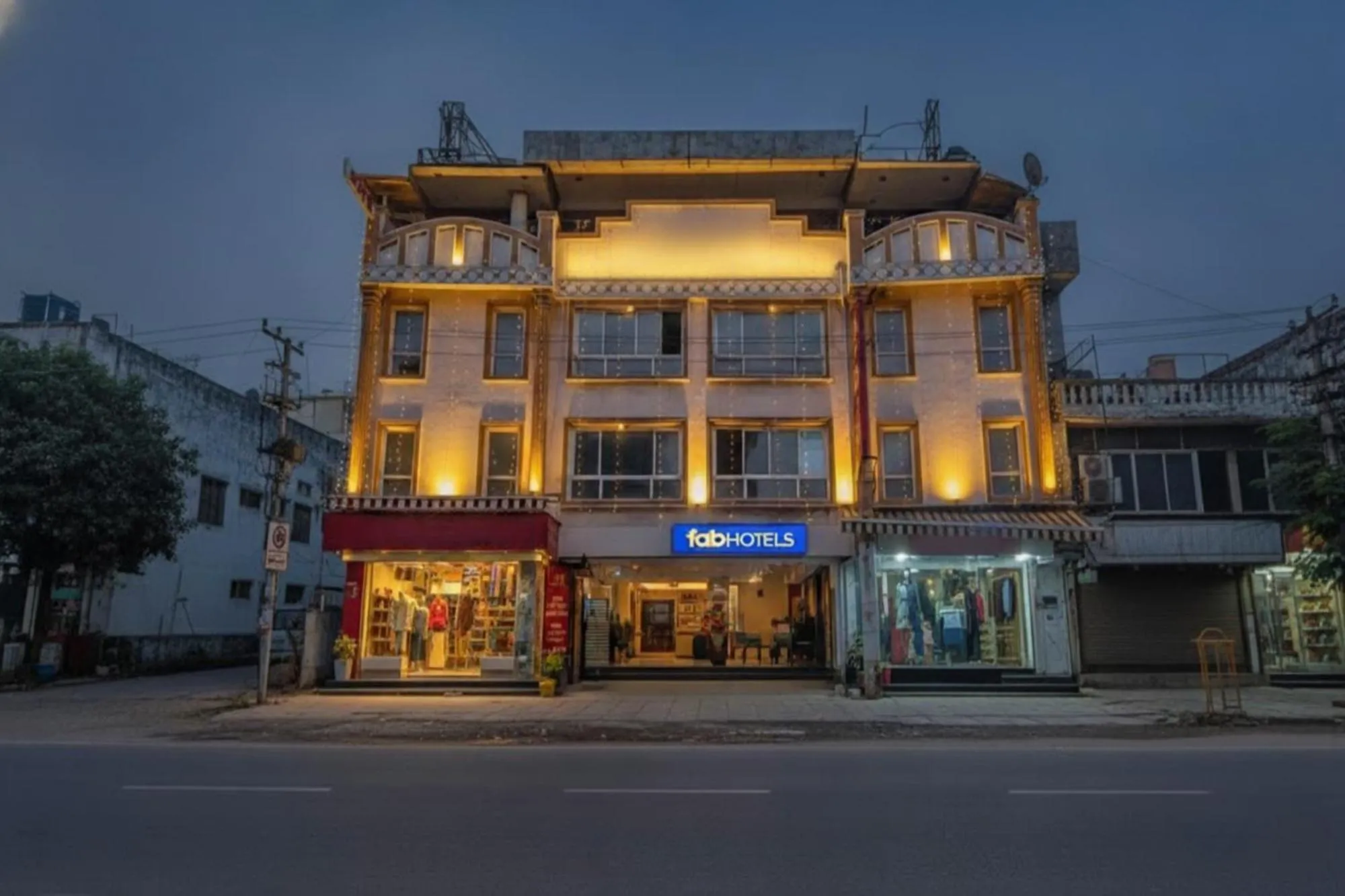 Property building in Via CT Palace