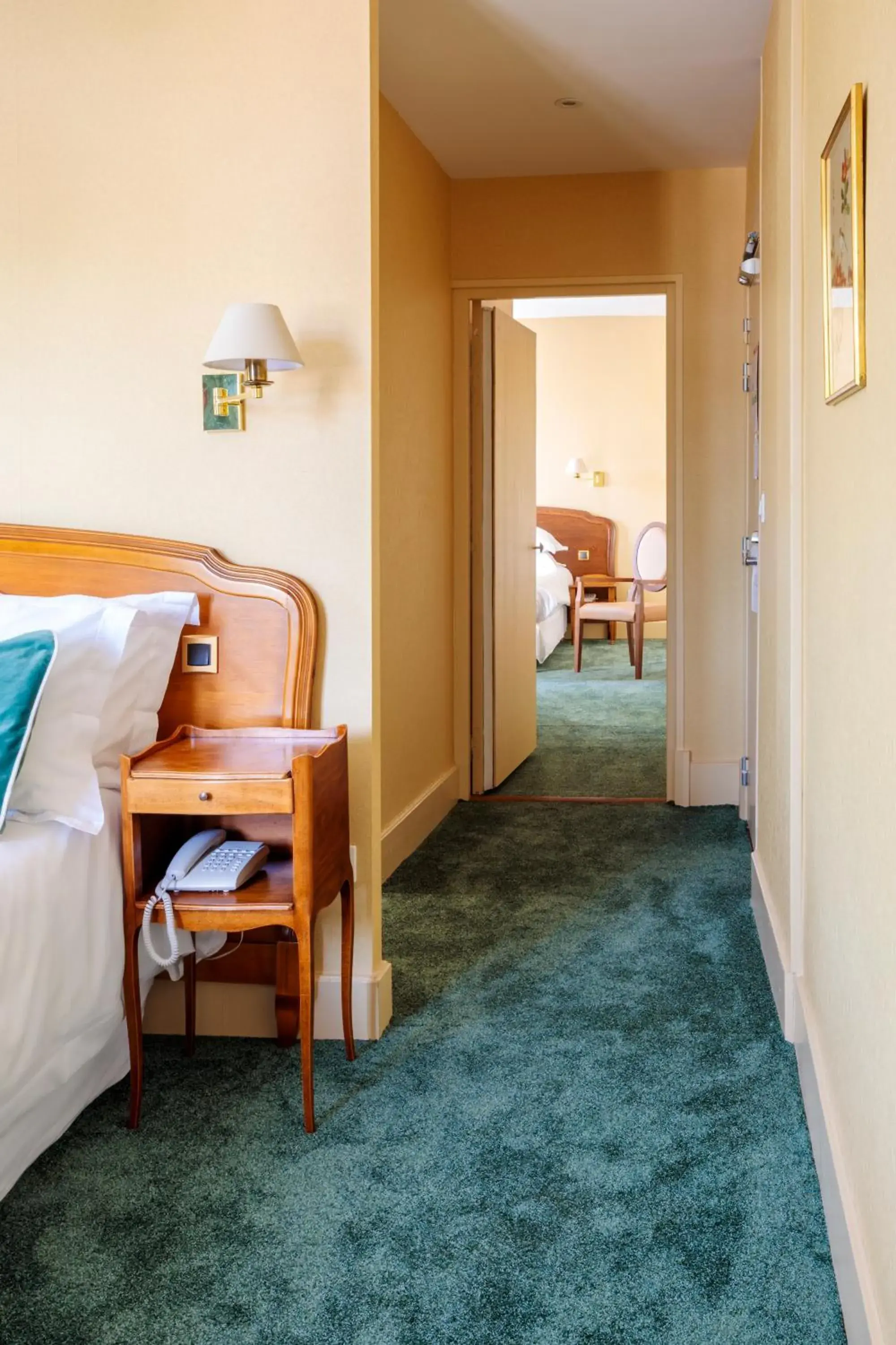 Family Suite in Hôtel Restaurant De La Poste & Du Lion D'or Family Suite in Hôtel Restaurant De La Poste & Du Lion D'or