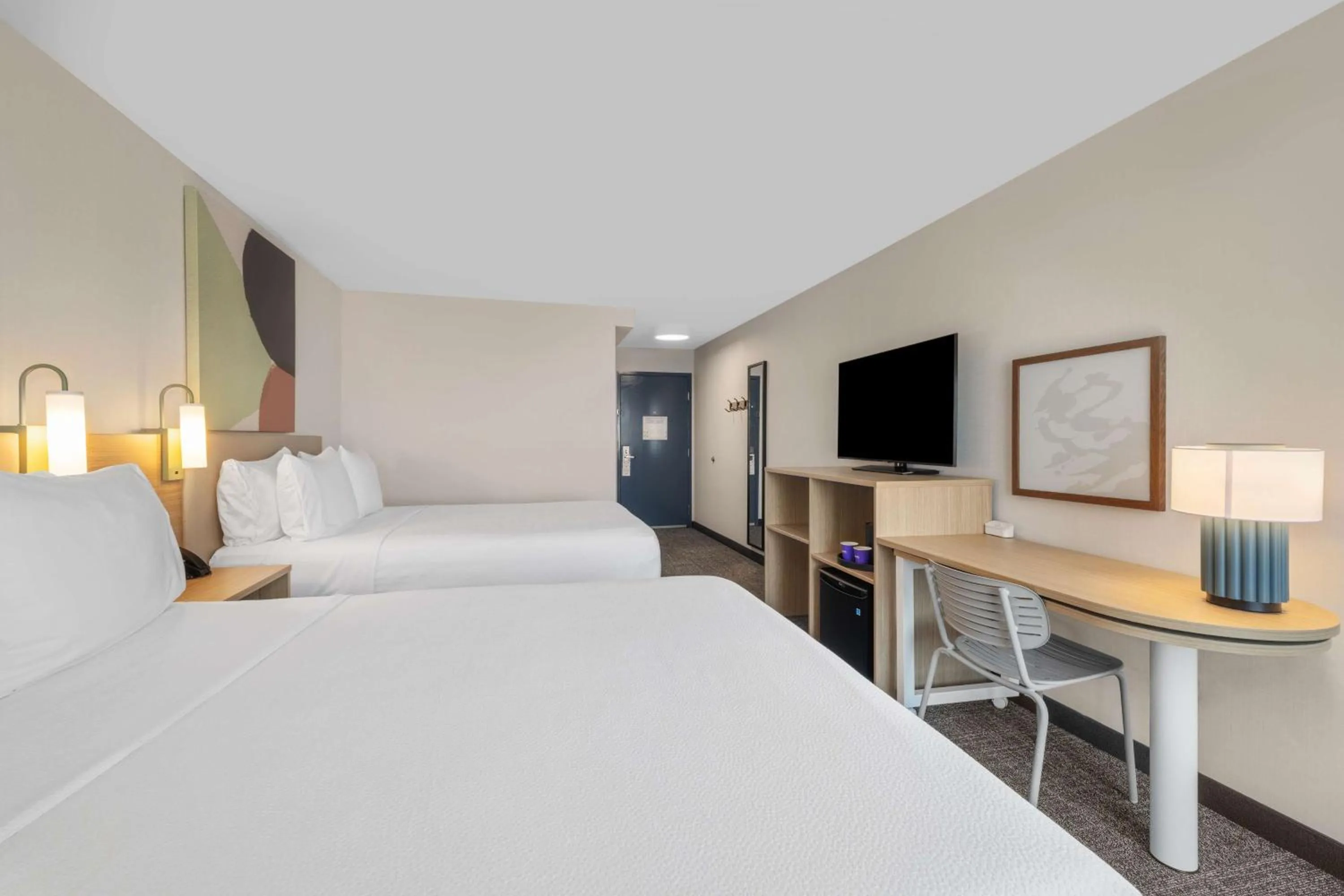 Bedroom, Bed in Spark by Hilton Bakersfield Central