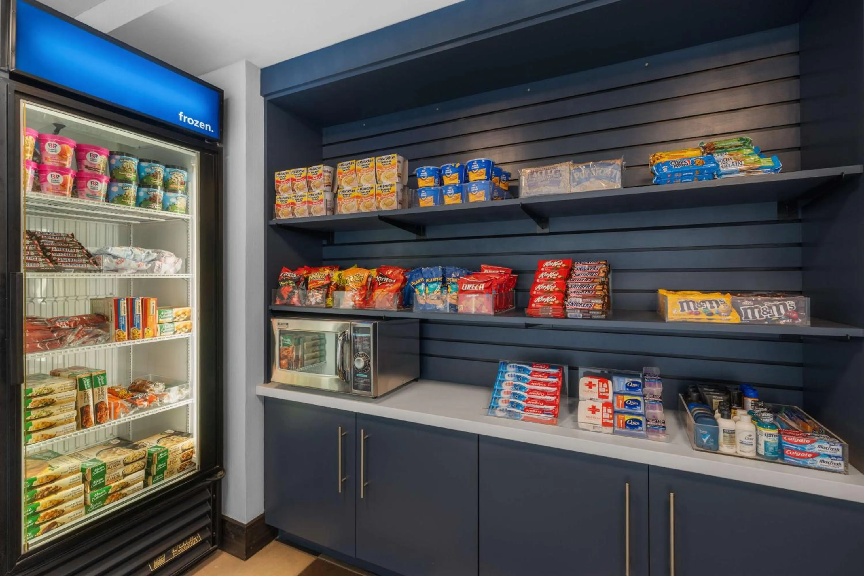 Restaurant/places to eat in Spark by Hilton Bakersfield Central