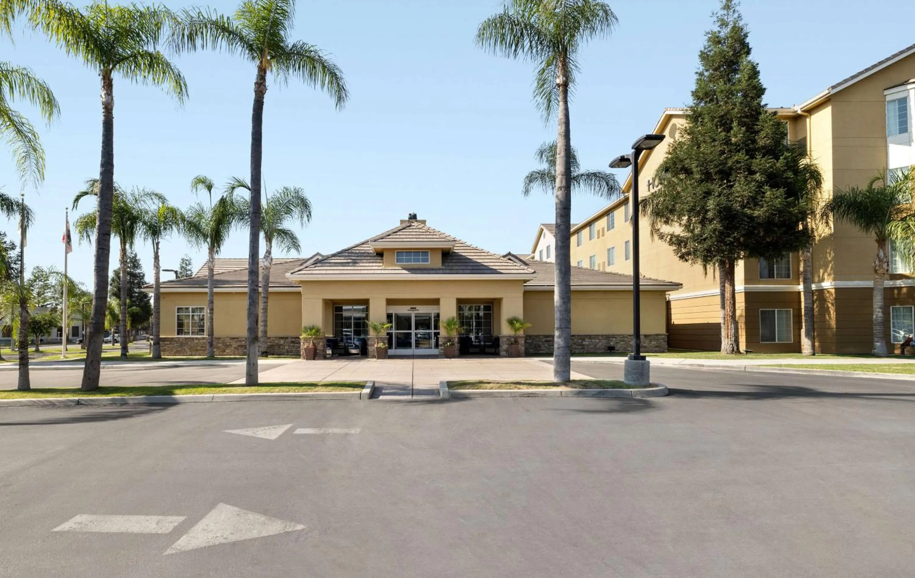 Property building in Homewood Suites Bakersfield
