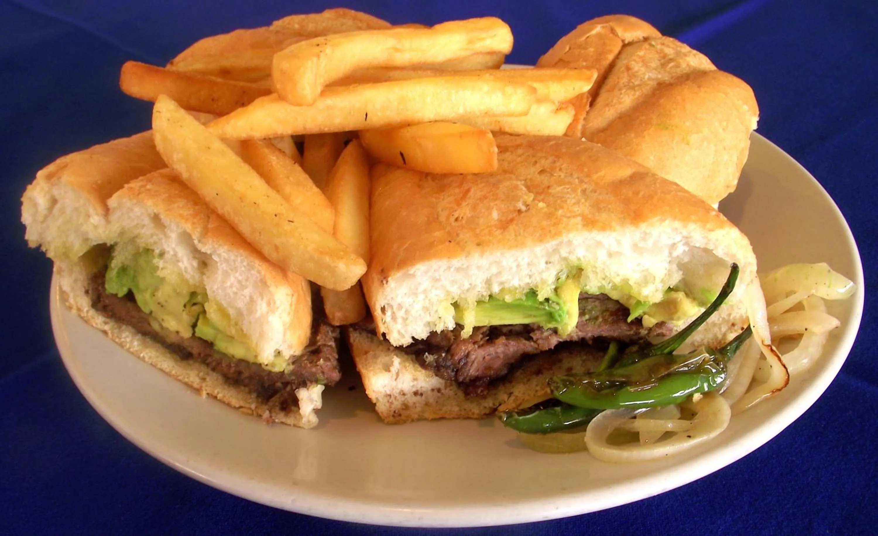 Restaurant/places to eat in Hotel Enriquez