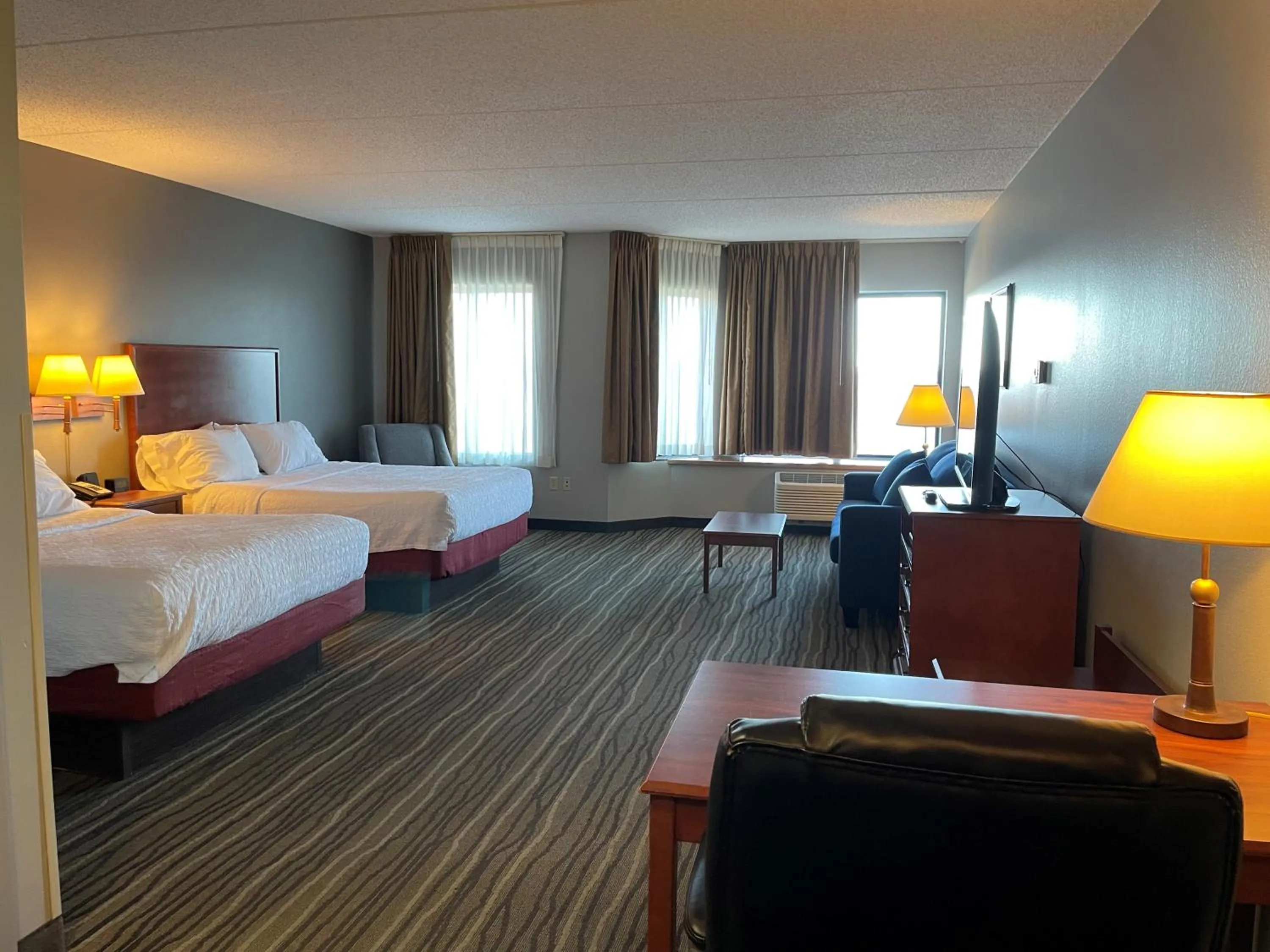 Bed in SouthShore Hotel on Lake Bemidji, Trademark Coll by Wyndham