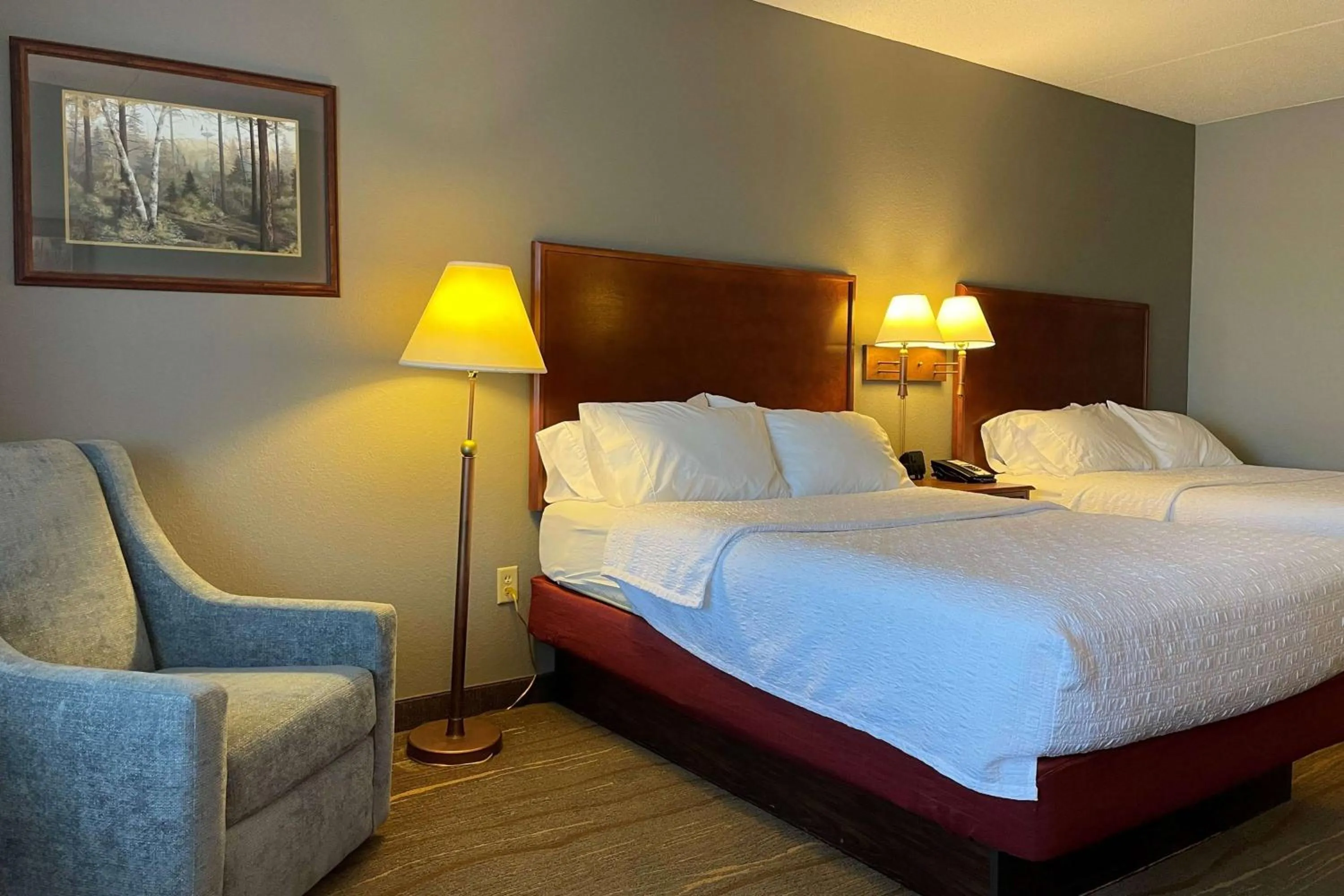 Photo of the whole room, Bed in SouthShore Hotel on Lake Bemidji, Trademark Coll by Wyndham