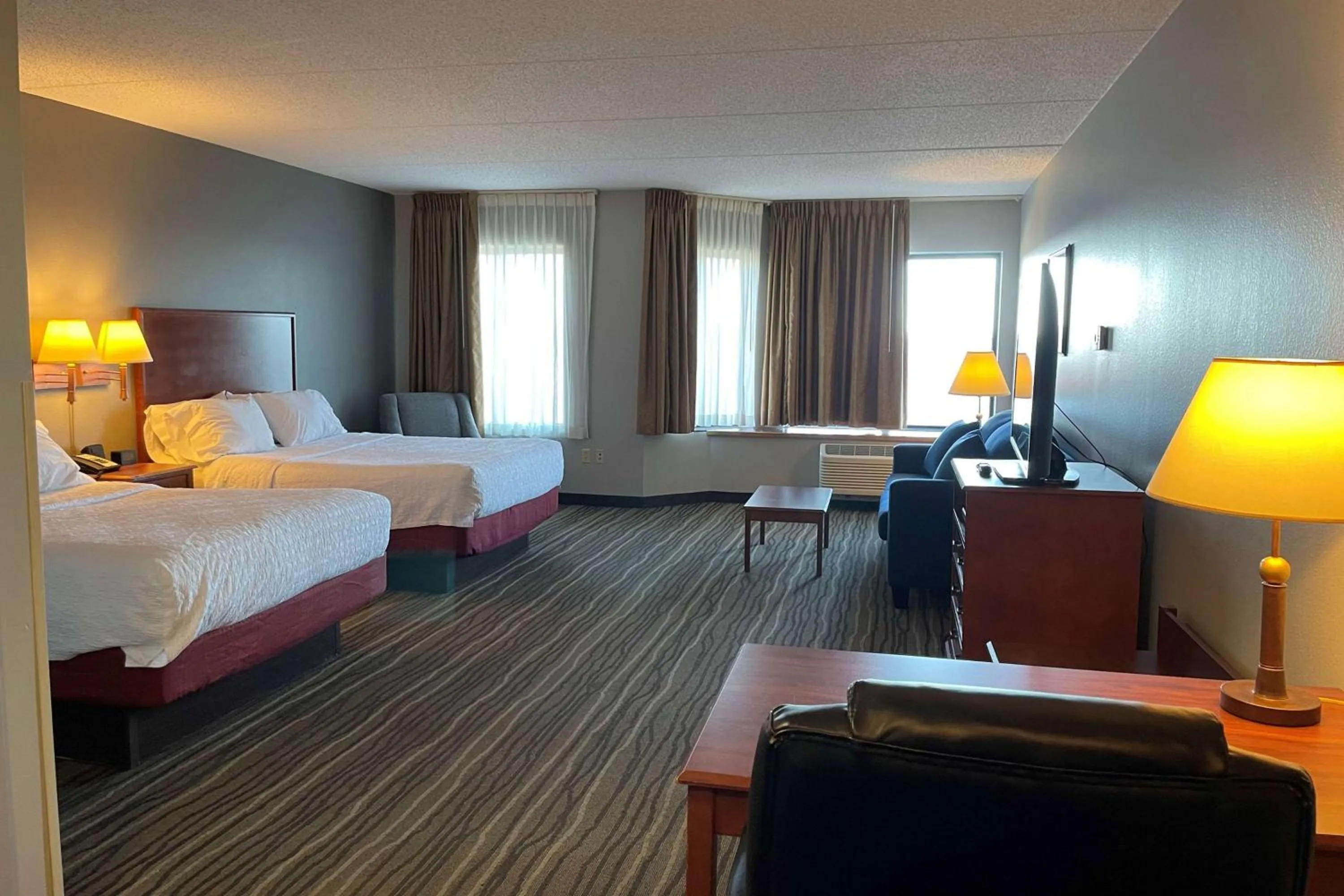 Photo of the whole room, Bed in SouthShore Hotel on Lake Bemidji, Trademark Coll by Wyndham