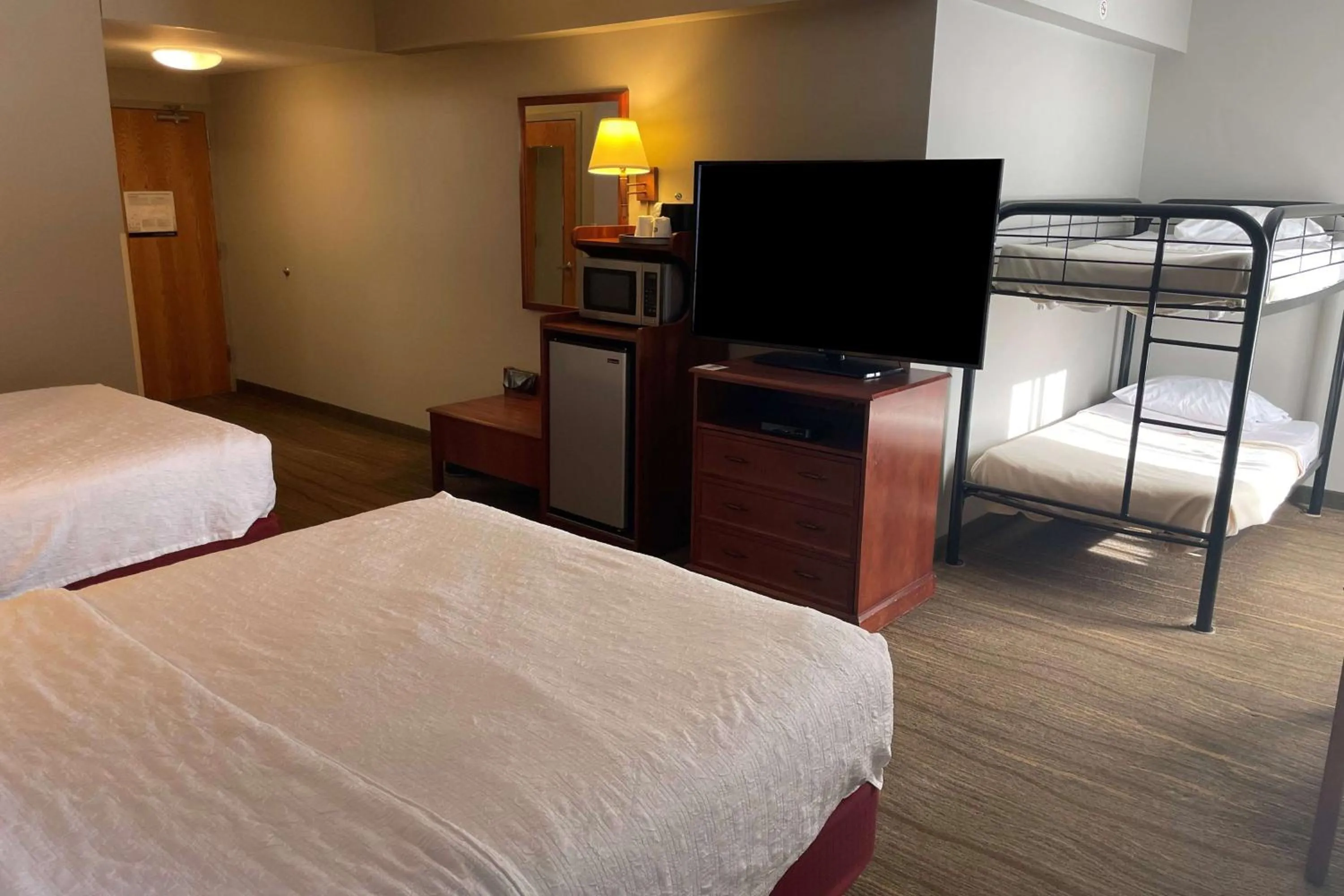 Photo of the whole room, Bed in SouthShore Hotel on Lake Bemidji, Trademark Coll by Wyndham