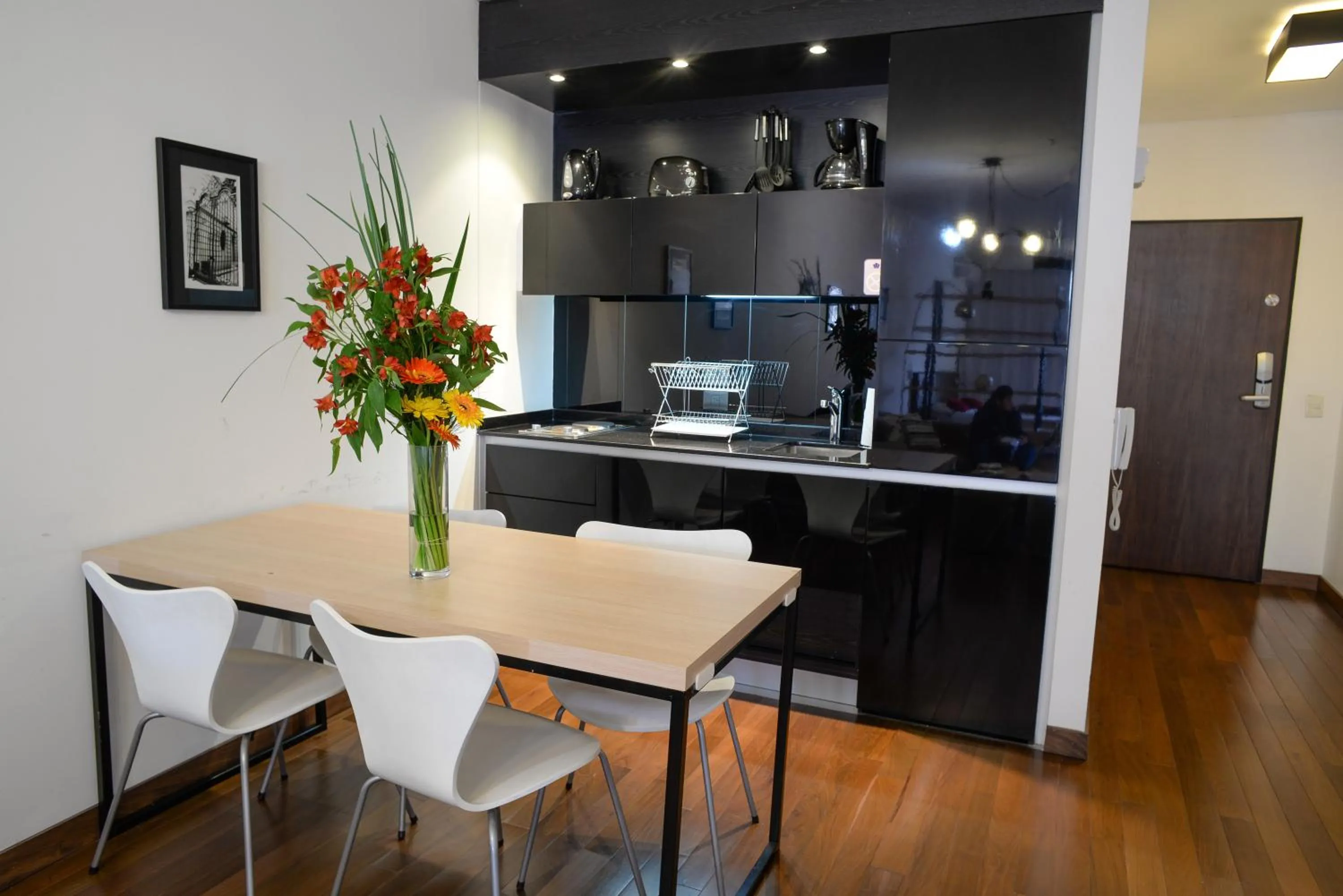 Kitchen or kitchenette in IQ Callao By Recoleta Apartments