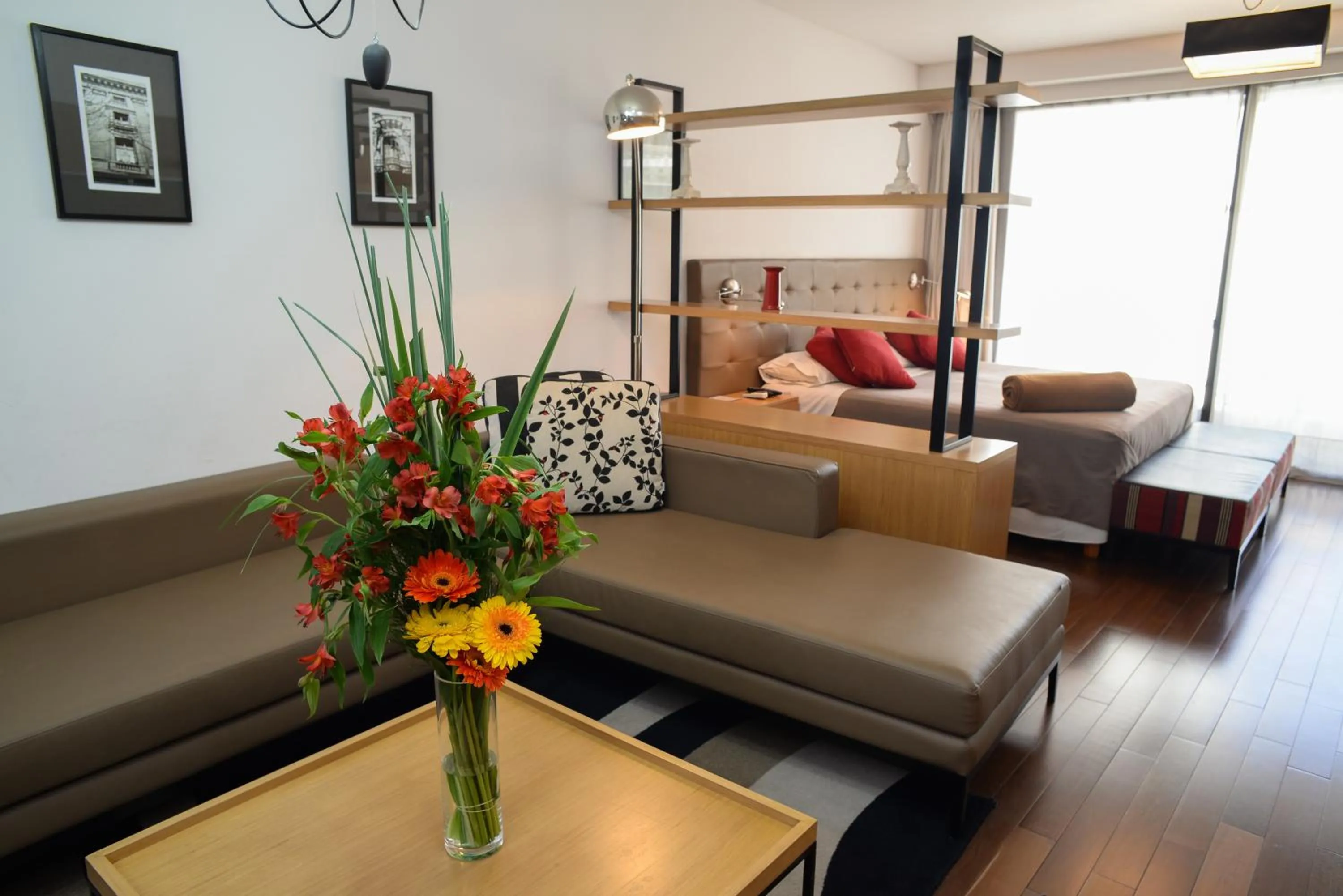 Living room in IQ Callao By Recoleta Apartments