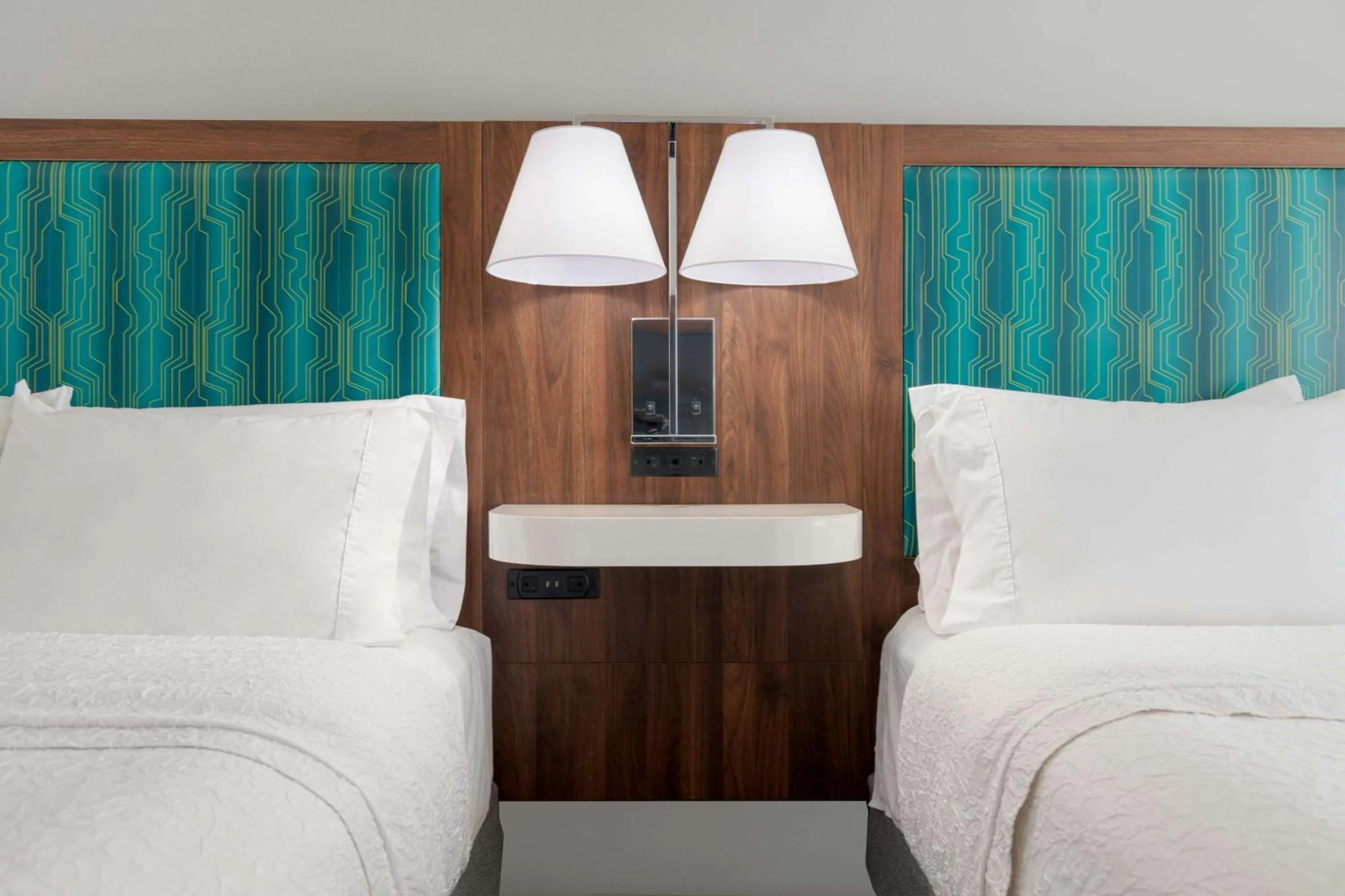 Bed in Hampton Inn & Suites Brookings