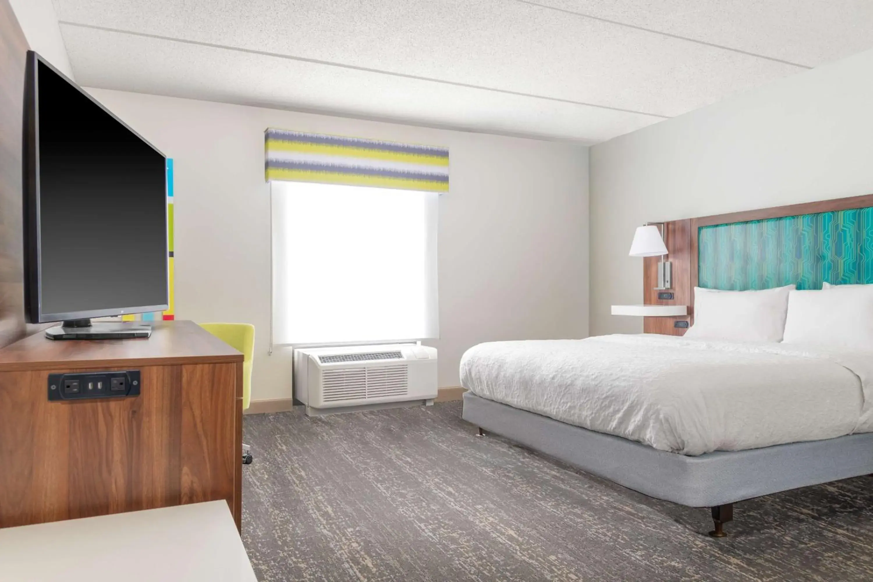 King Room - Mobility Access/Non-Smoking in Hampton Inn & Suites Brookings King Room - Mobility Access/Non-Smoking in Hampton Inn & Suites Brookings