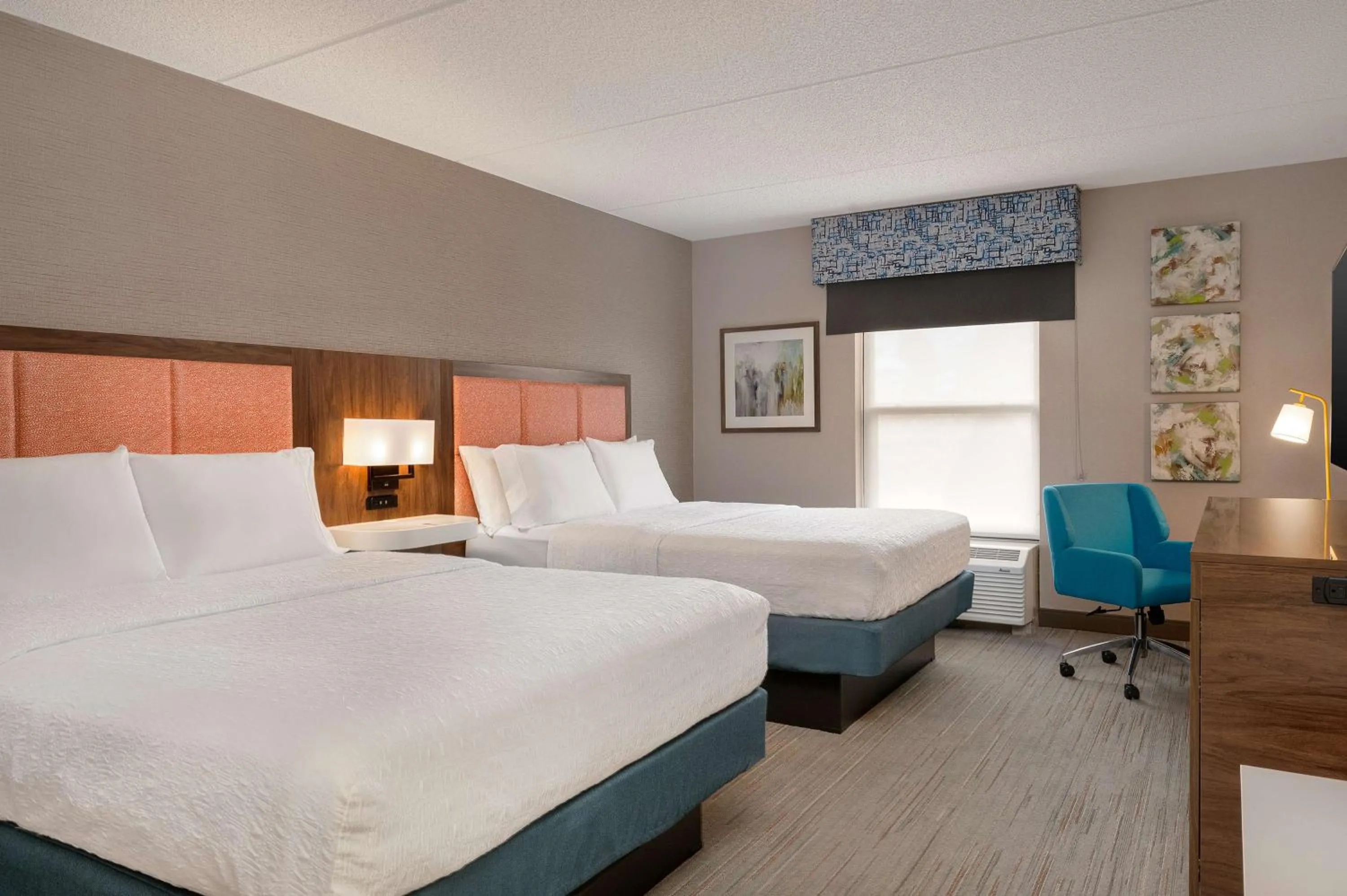 Bed in Hampton Inn Bloomsburg