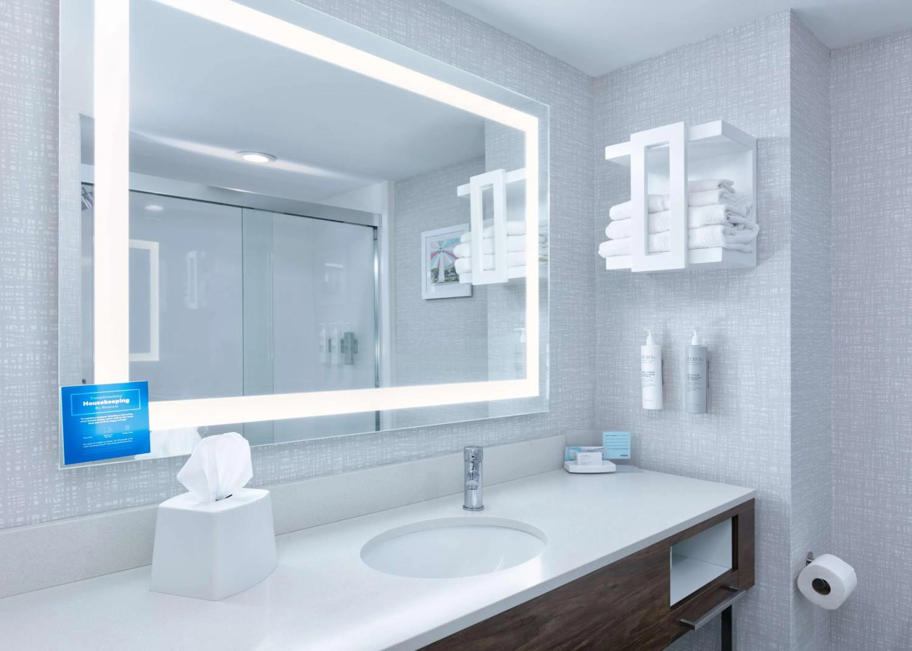 Bathroom in Hampton Inn Biloxi Beach Boulevard