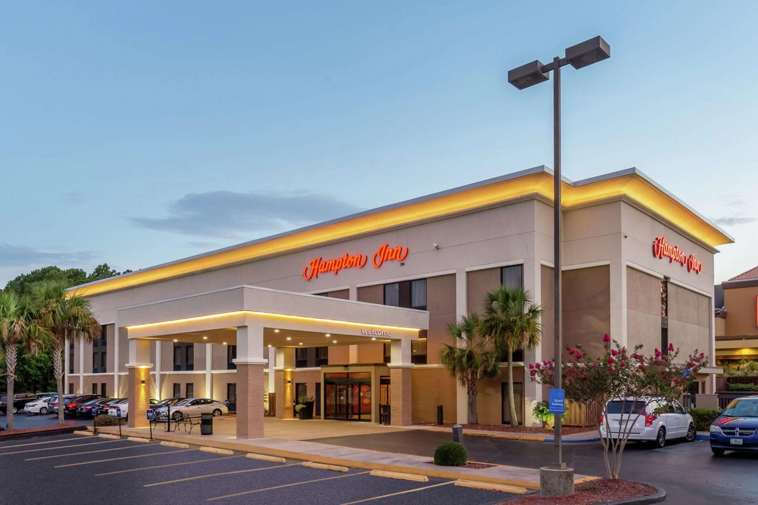Property building in Hampton Inn Biloxi-Ocean Springs