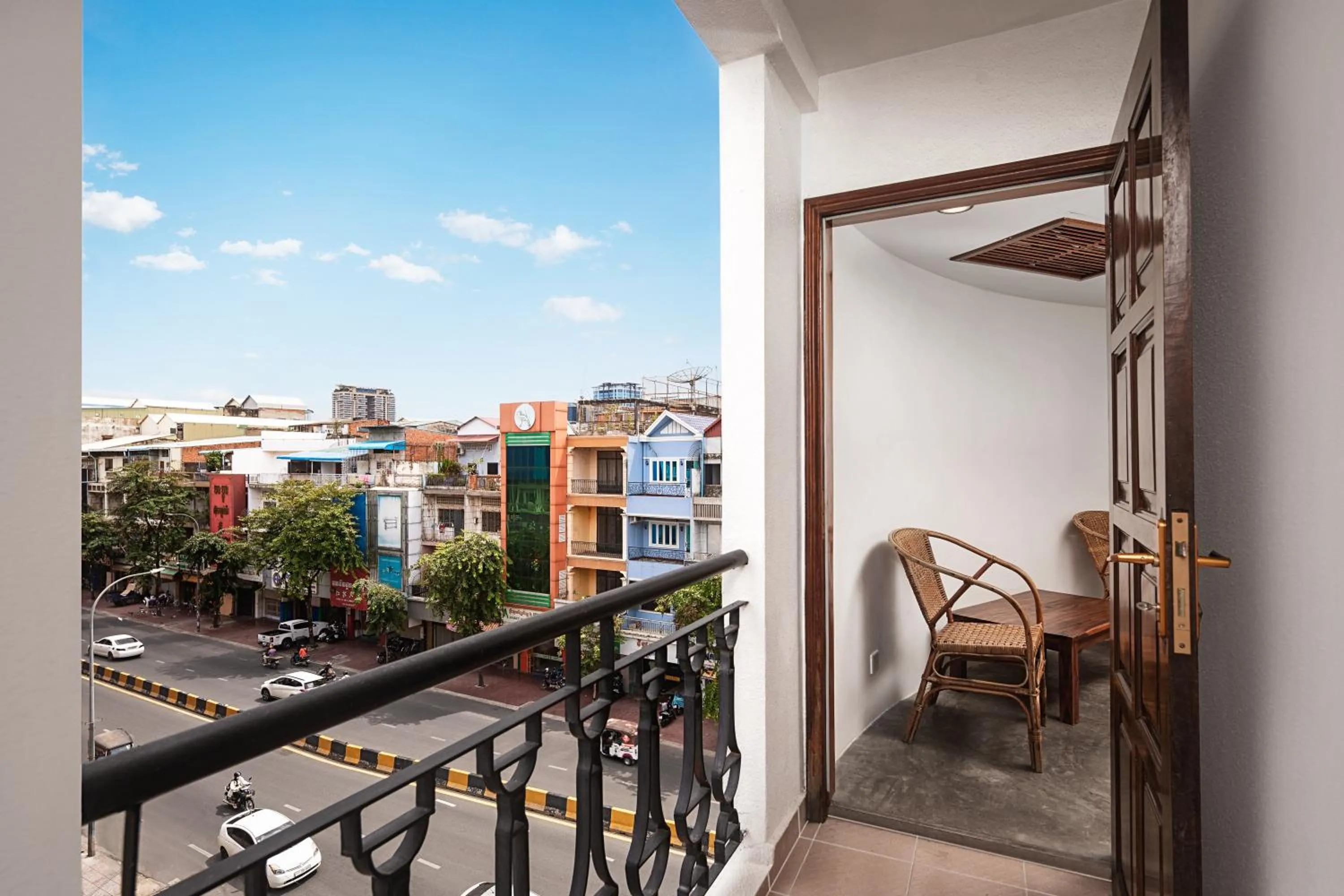 Patio in Pacific Hotel