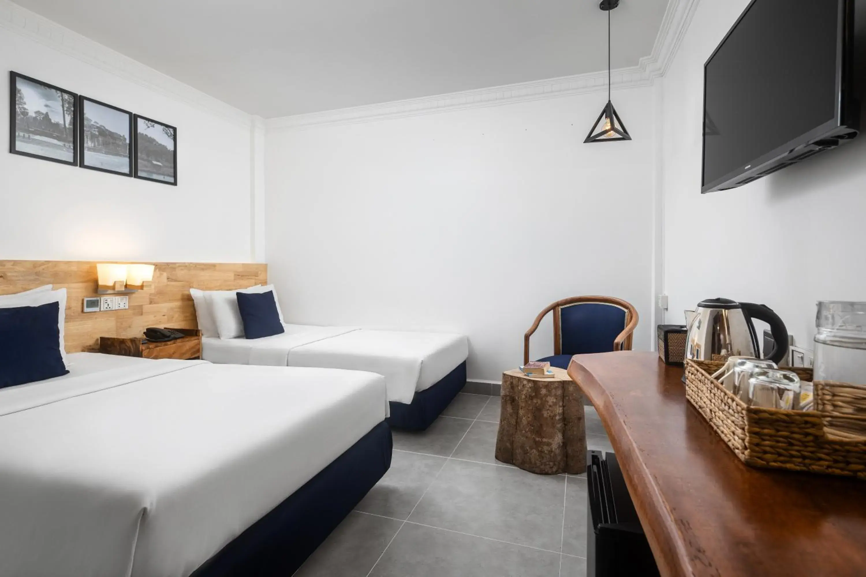 Standard Twin Room - no window in Pacific Hotel Standard Twin Room - no window in Pacific Hotel