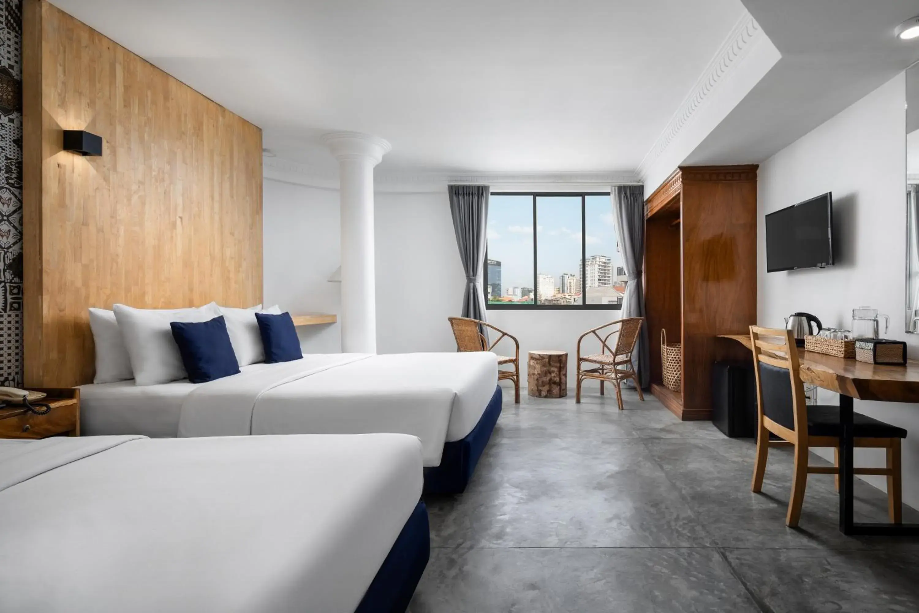 Family Suite with City View in Pacific Hotel Family Suite with City View in Pacific Hotel