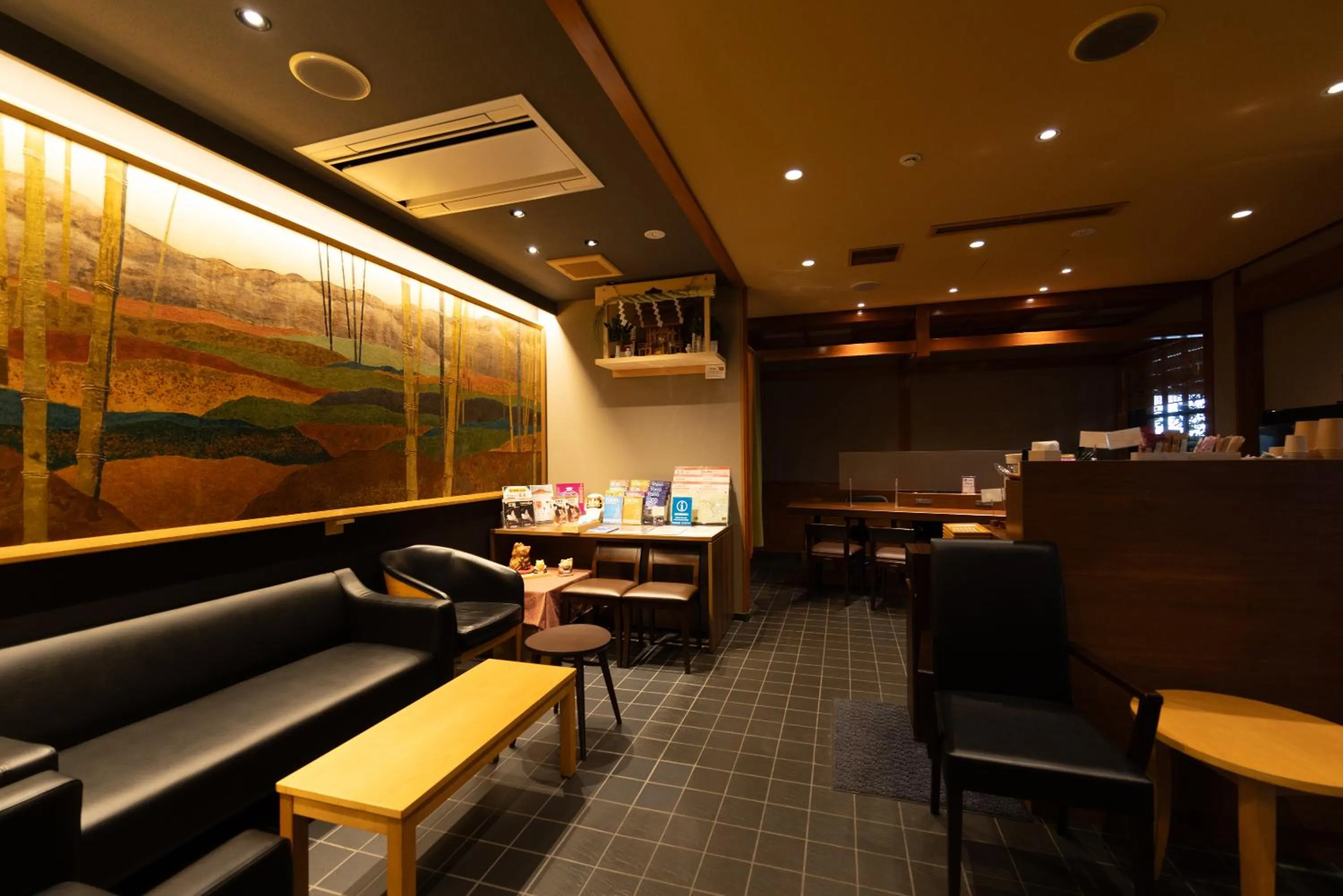 Communal lounge/ TV room in Ryokan Asakusa Shigetsu