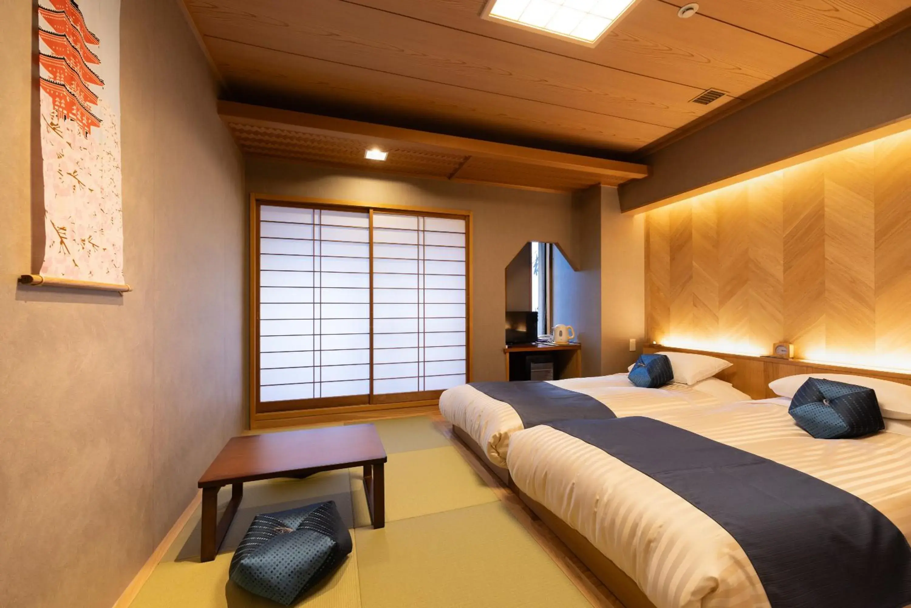 【Renovated】Japanese-Western Deluxe Twin Room - Non-Smoking - No Meals in Ryokan Asakusa Shigetsu 【Renovated】Japanese-Western Deluxe Twin Room - Non-Smoking - No Meals in Ryokan Asakusa Shigetsu