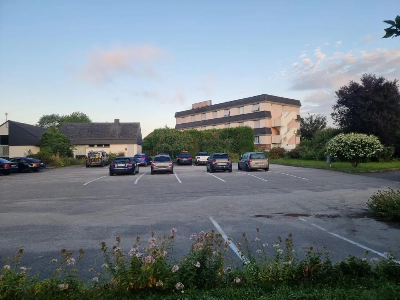 Facade/entrance in Hotel du Haut Marais