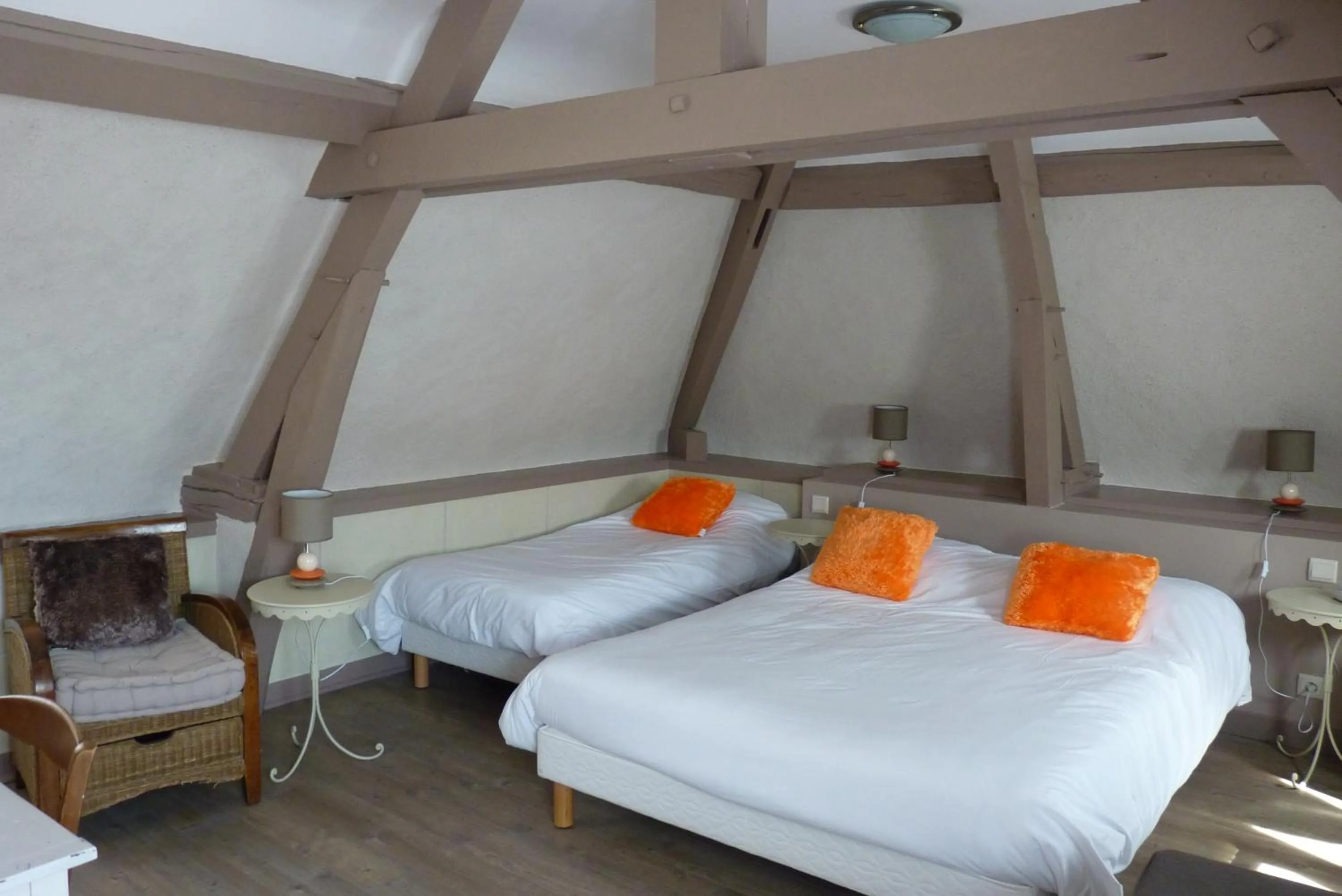 Photo of the whole room, Bed in Logis Hôtels Restaurant Le Relais Chenonceaux