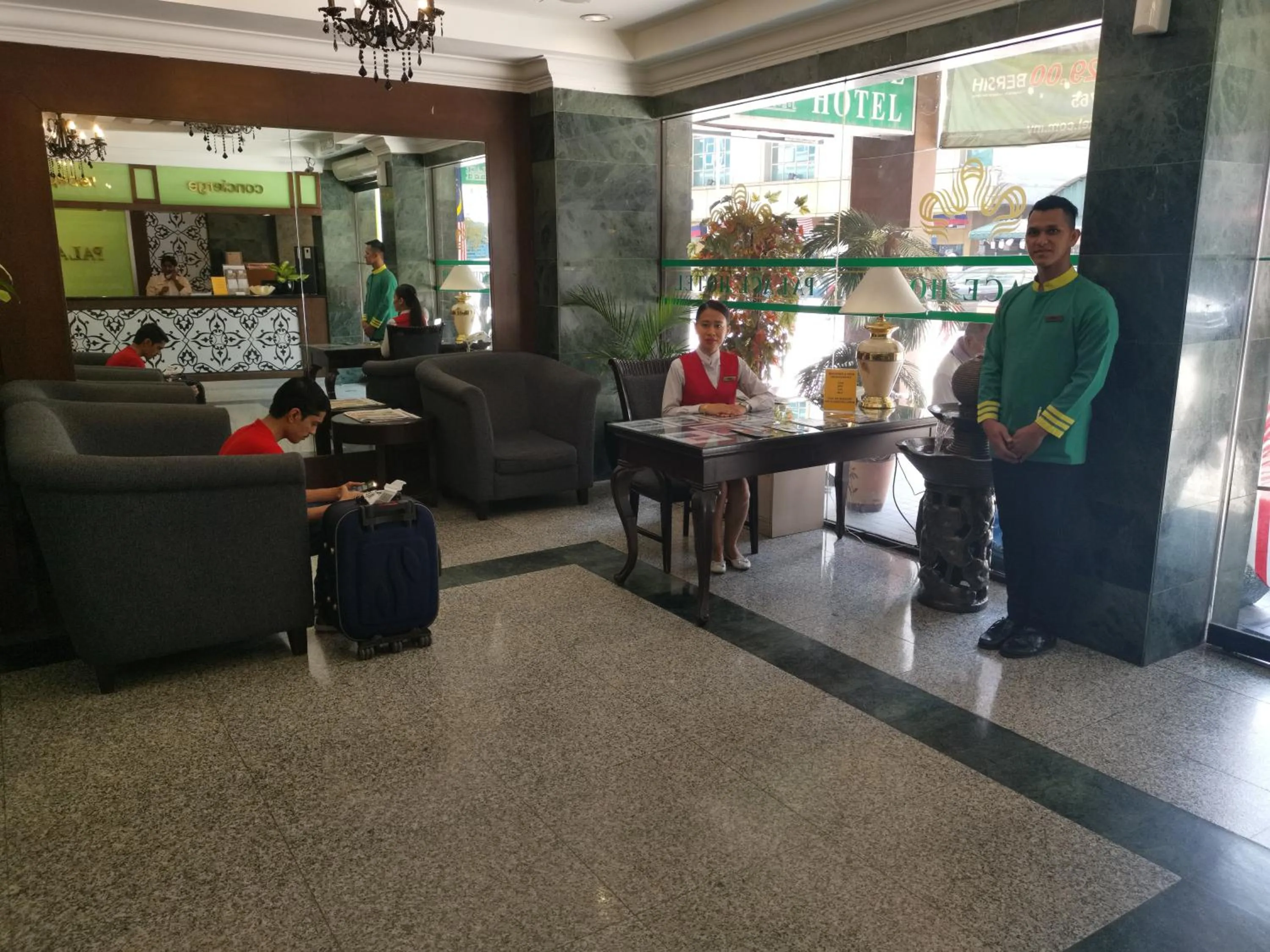 Facade/entrance in Palace Hotel