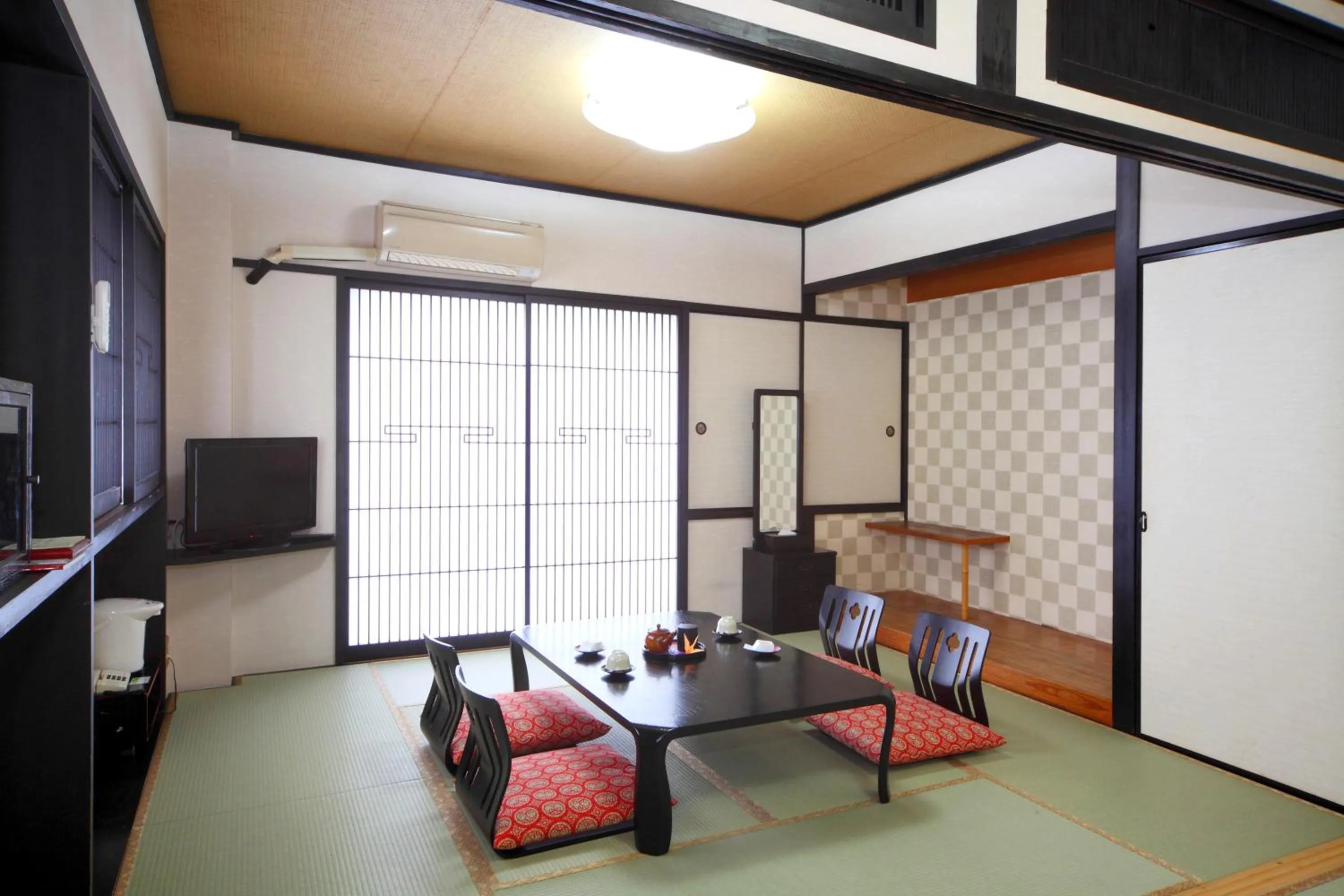 Dining area in Hotel Chatelet Inn Kyoto