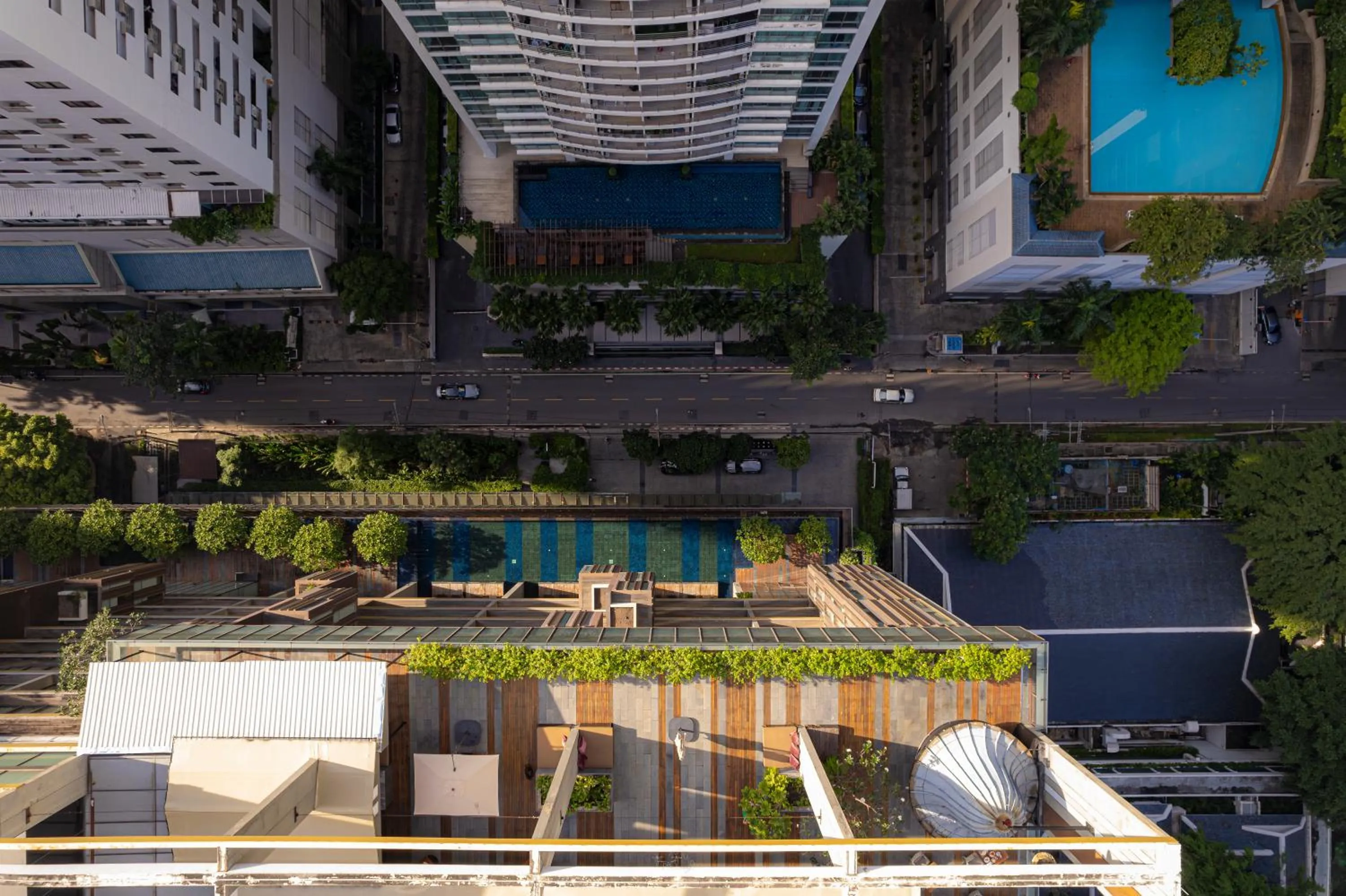 Property building in Hansar Bangkok Hotel