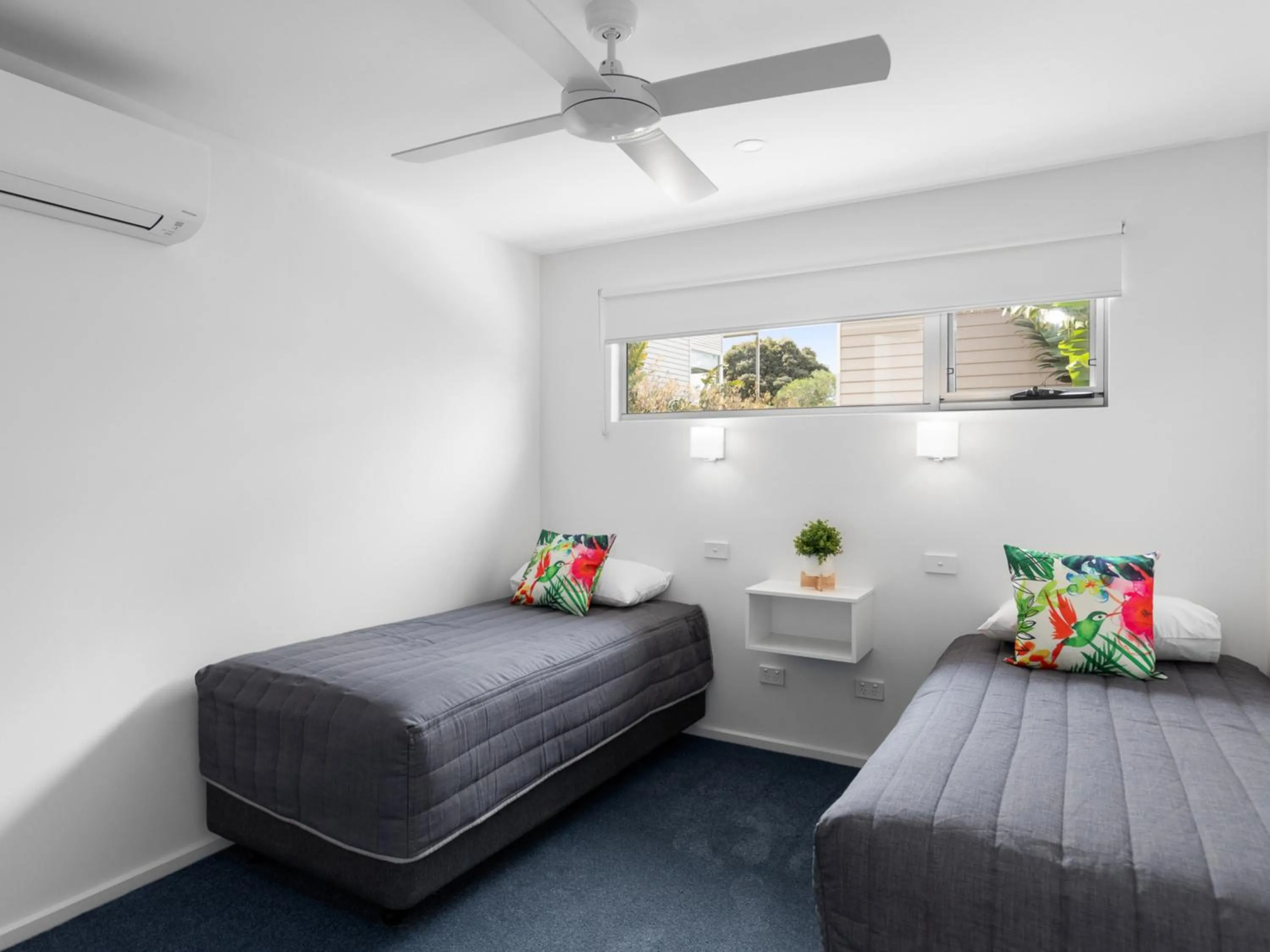 Bedroom, Bed in Blue Lake Holiday Park