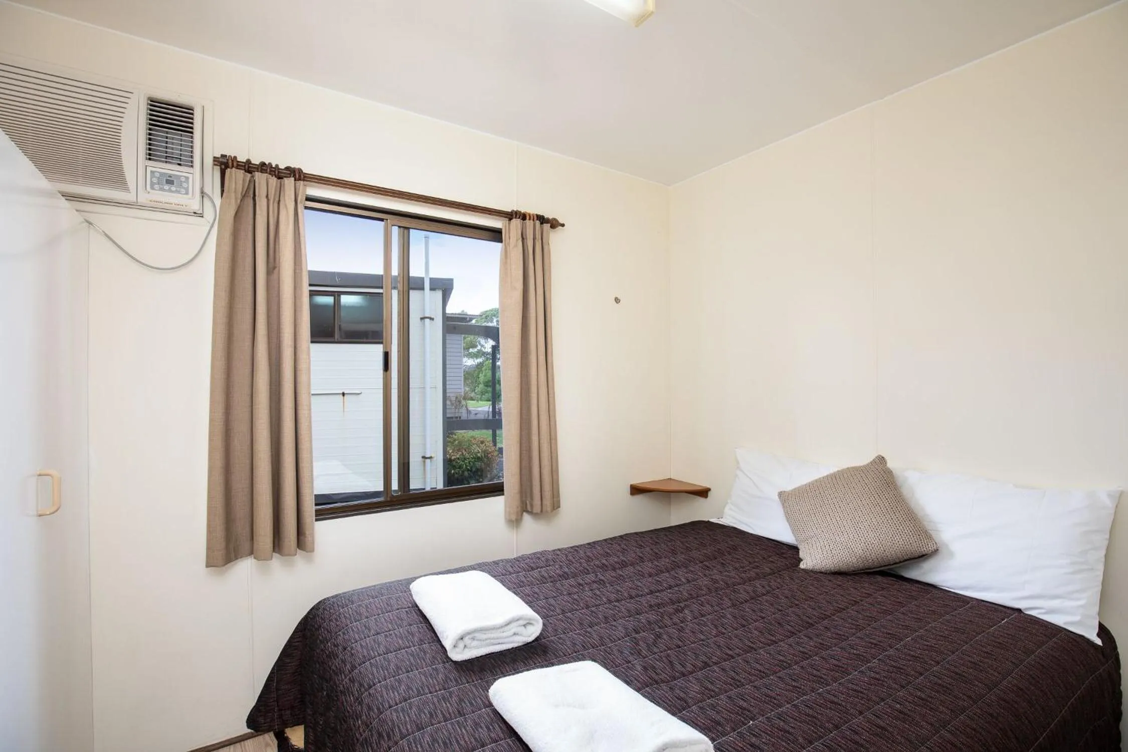 Bed in Blue Lake Holiday Park