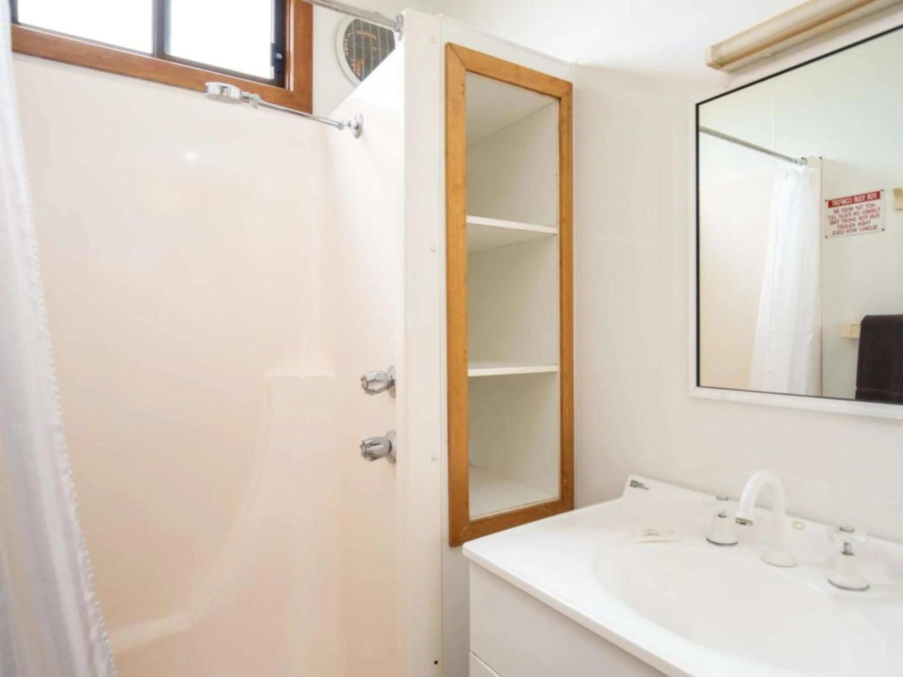 Bathroom in Blue Lake Holiday Park