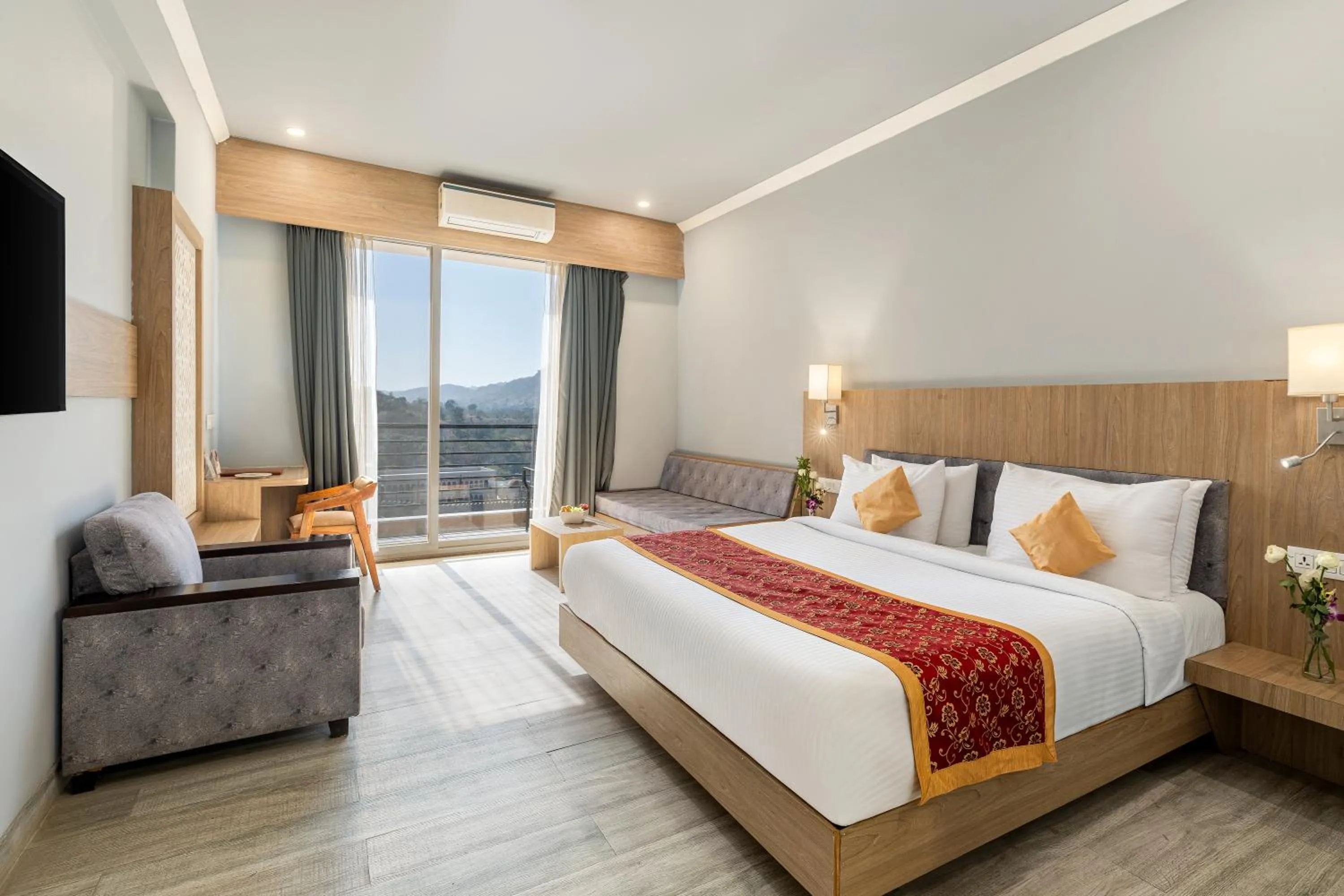 Photo of the whole room, Bed in Via Lakhela Resort & Spa