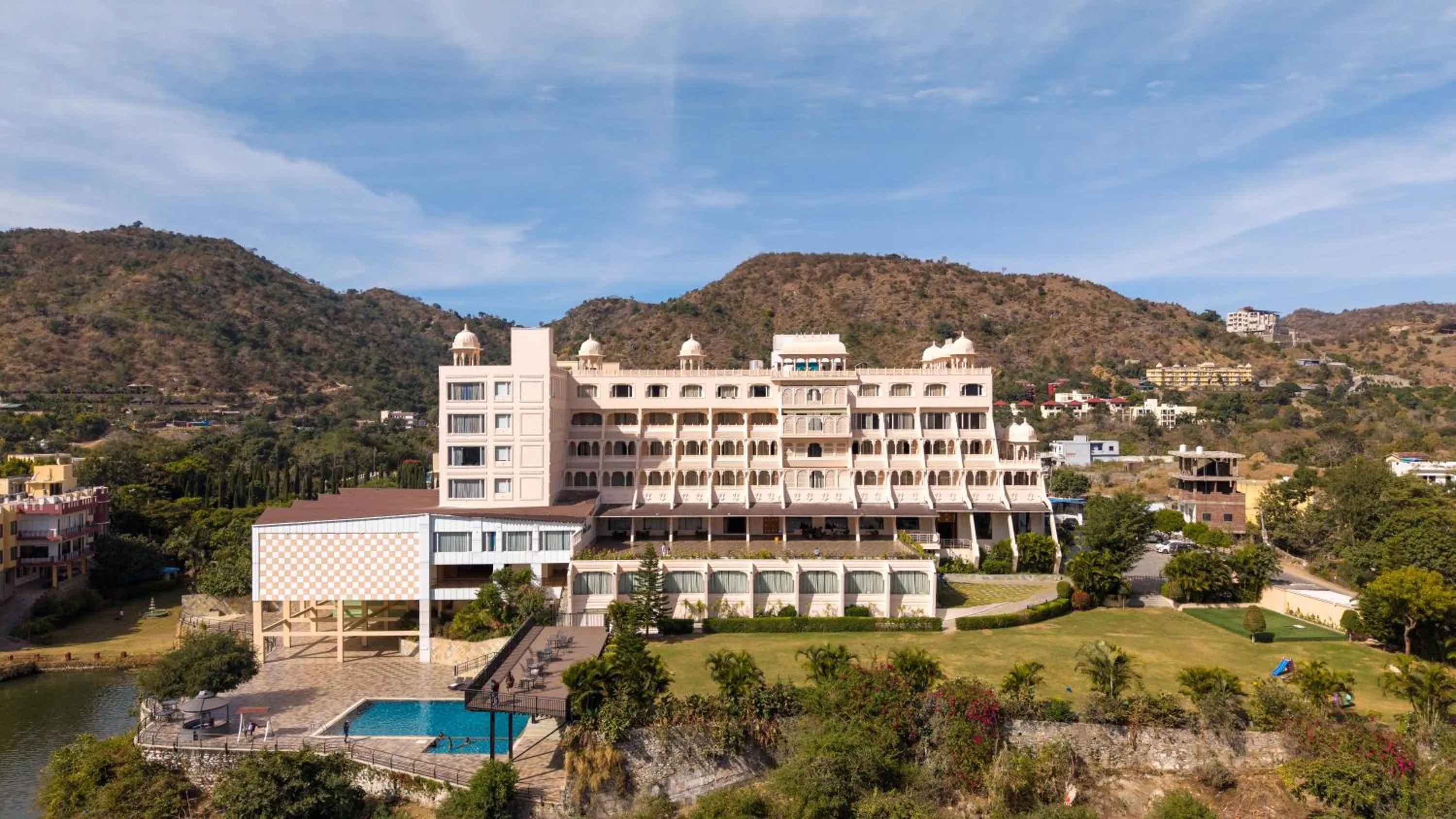 Property building in Via Lakhela Lakeview Resort & Spa