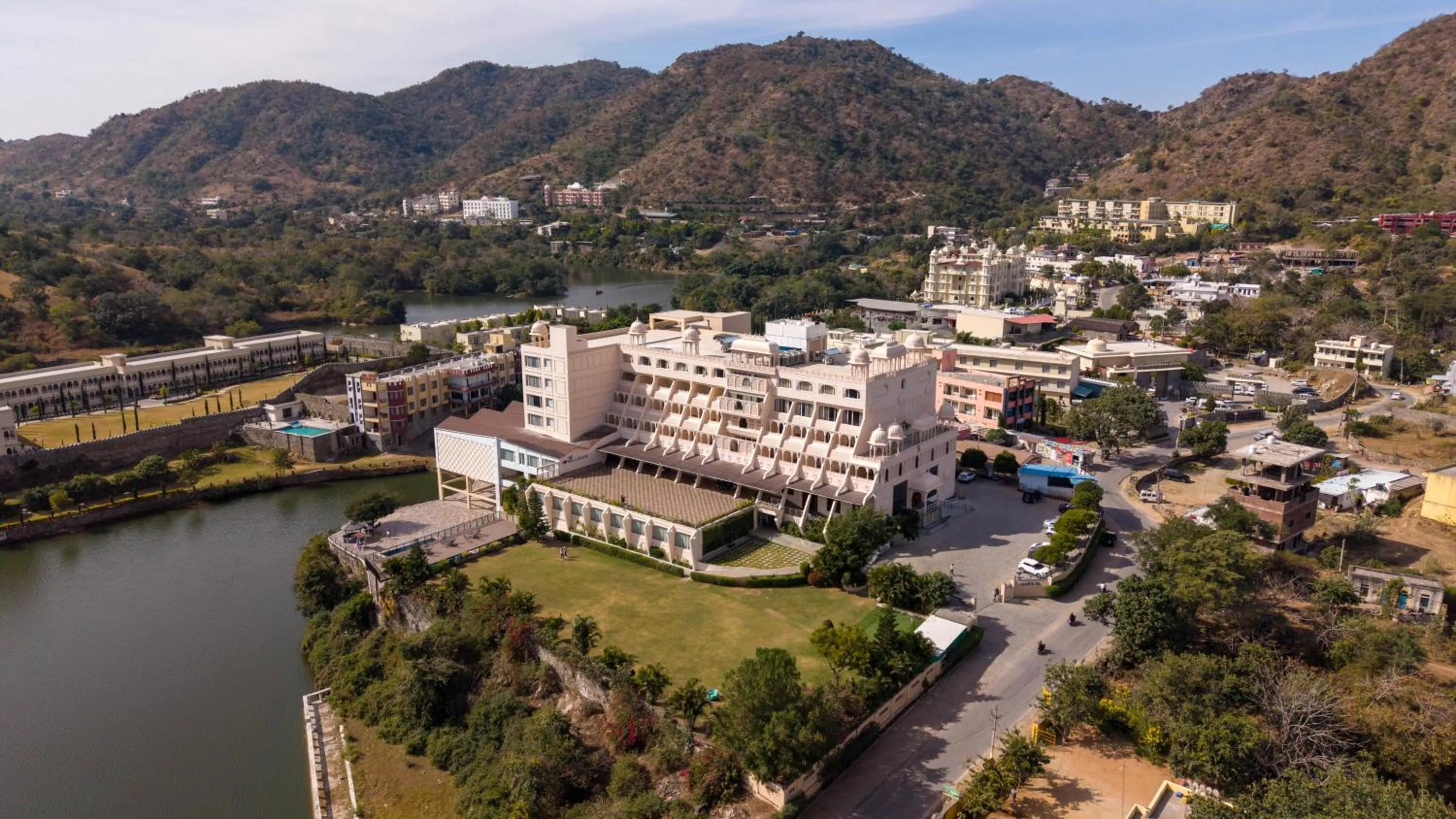 Property building in Via Lakhela Lakeview Resort & Spa