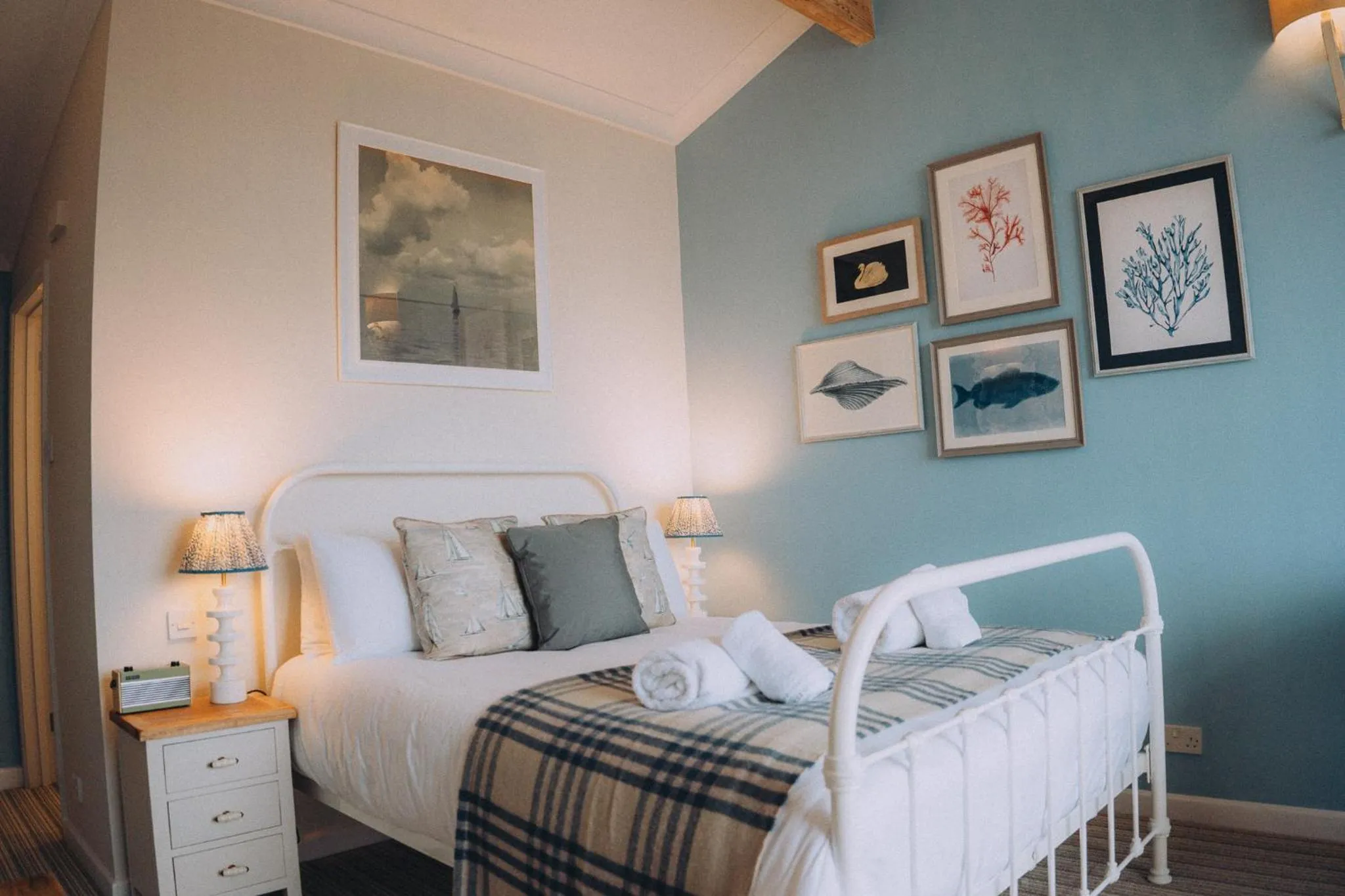 Bedroom, Bed in The Royal Lion Hotel