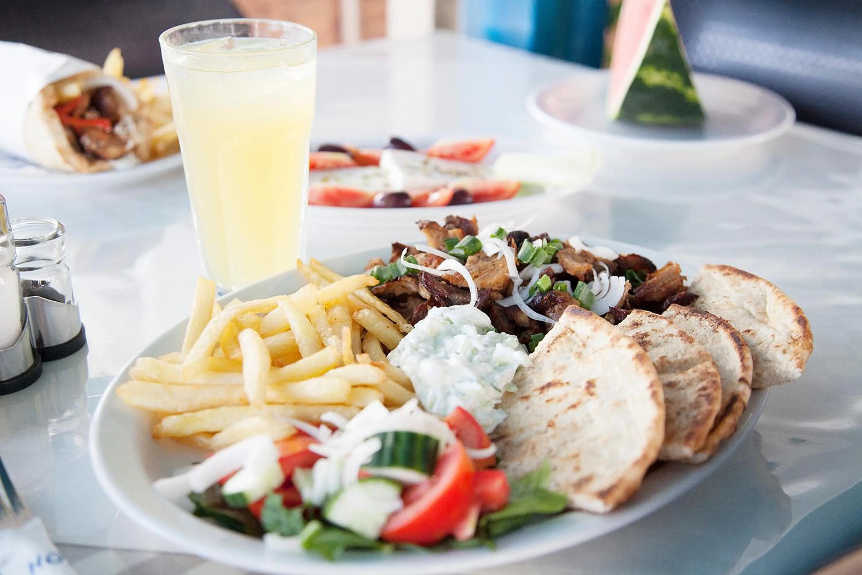 Restaurant/places to eat in Hotel Athinoula