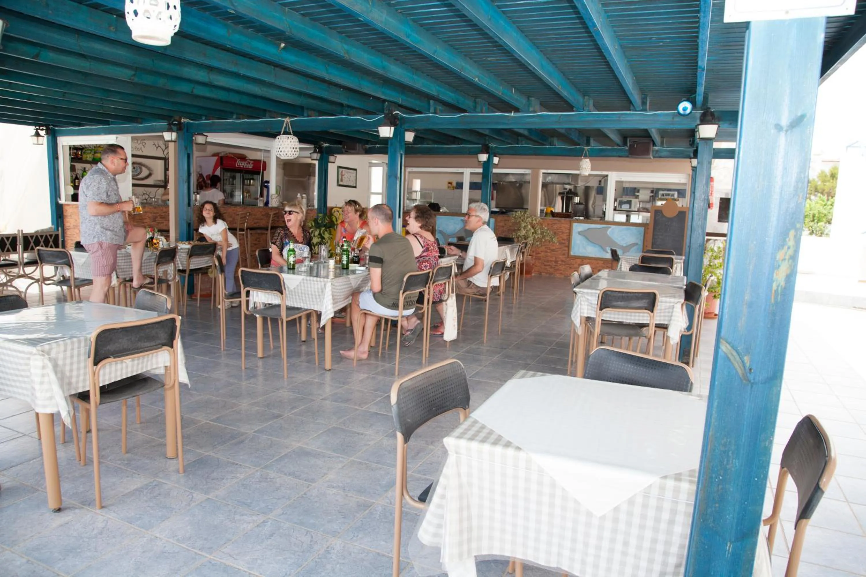 Restaurant/places to eat in Hotel Athinoula