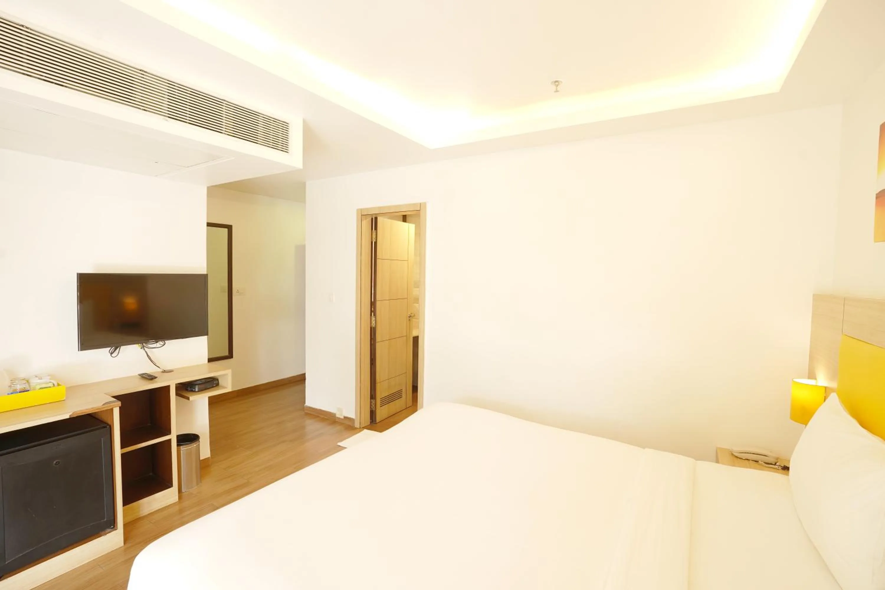 Bedroom, Bed in BloomSuites l Calangute