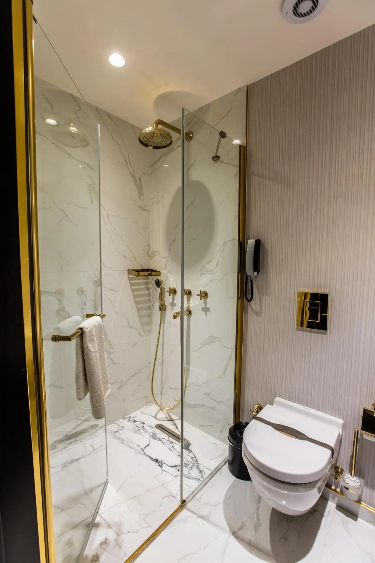 Bathroom in The Wyspy Hotel