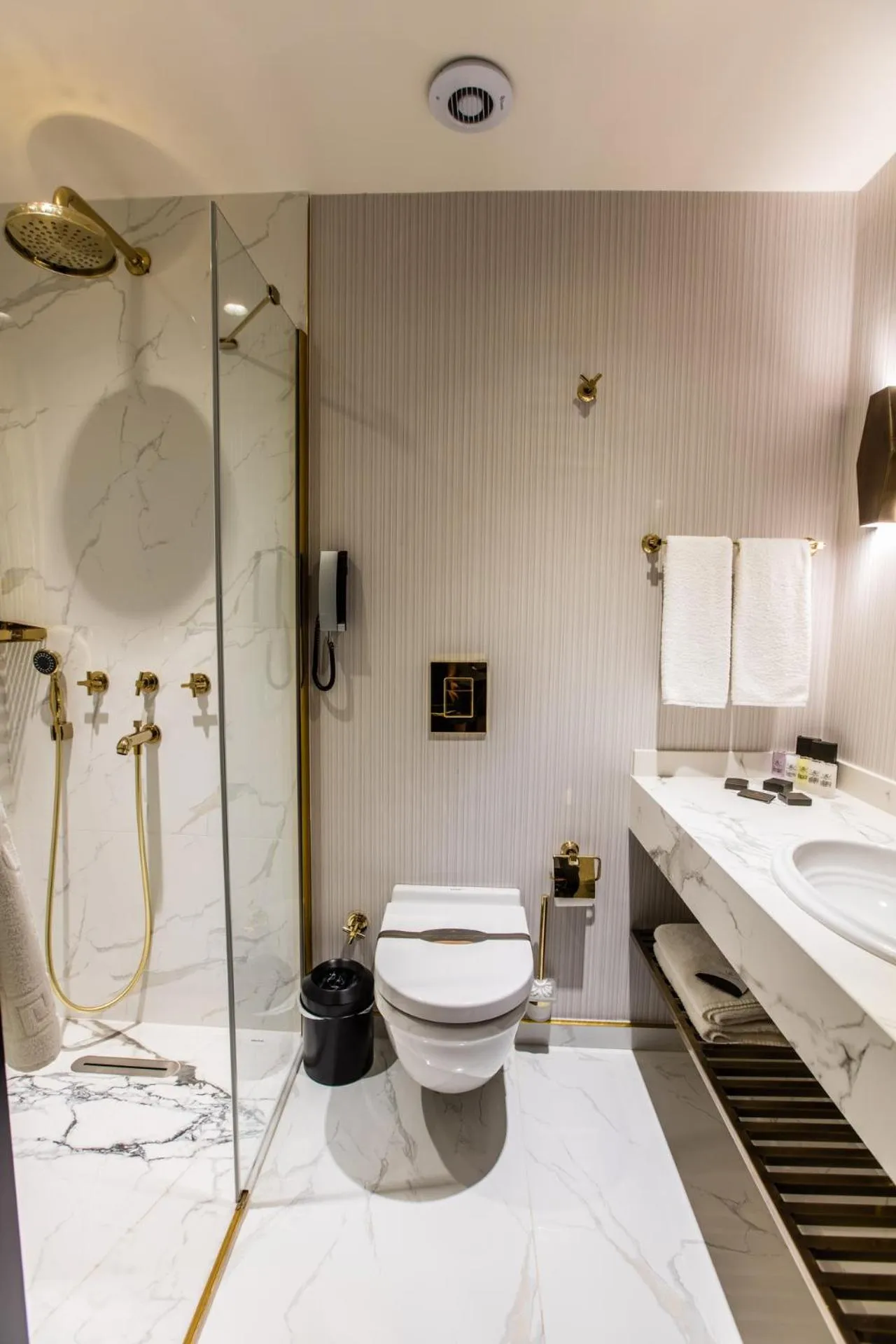 Bathroom in The Wyspy Hotel