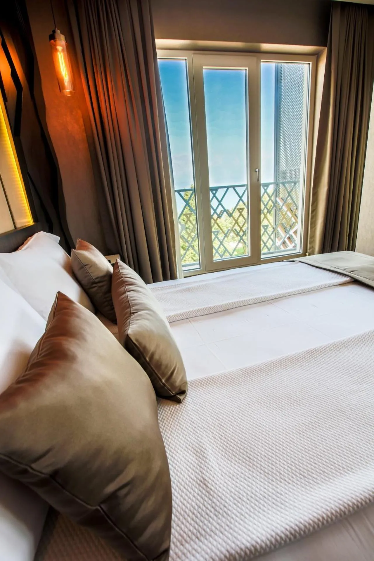 Bed in The Wyspy Hotel